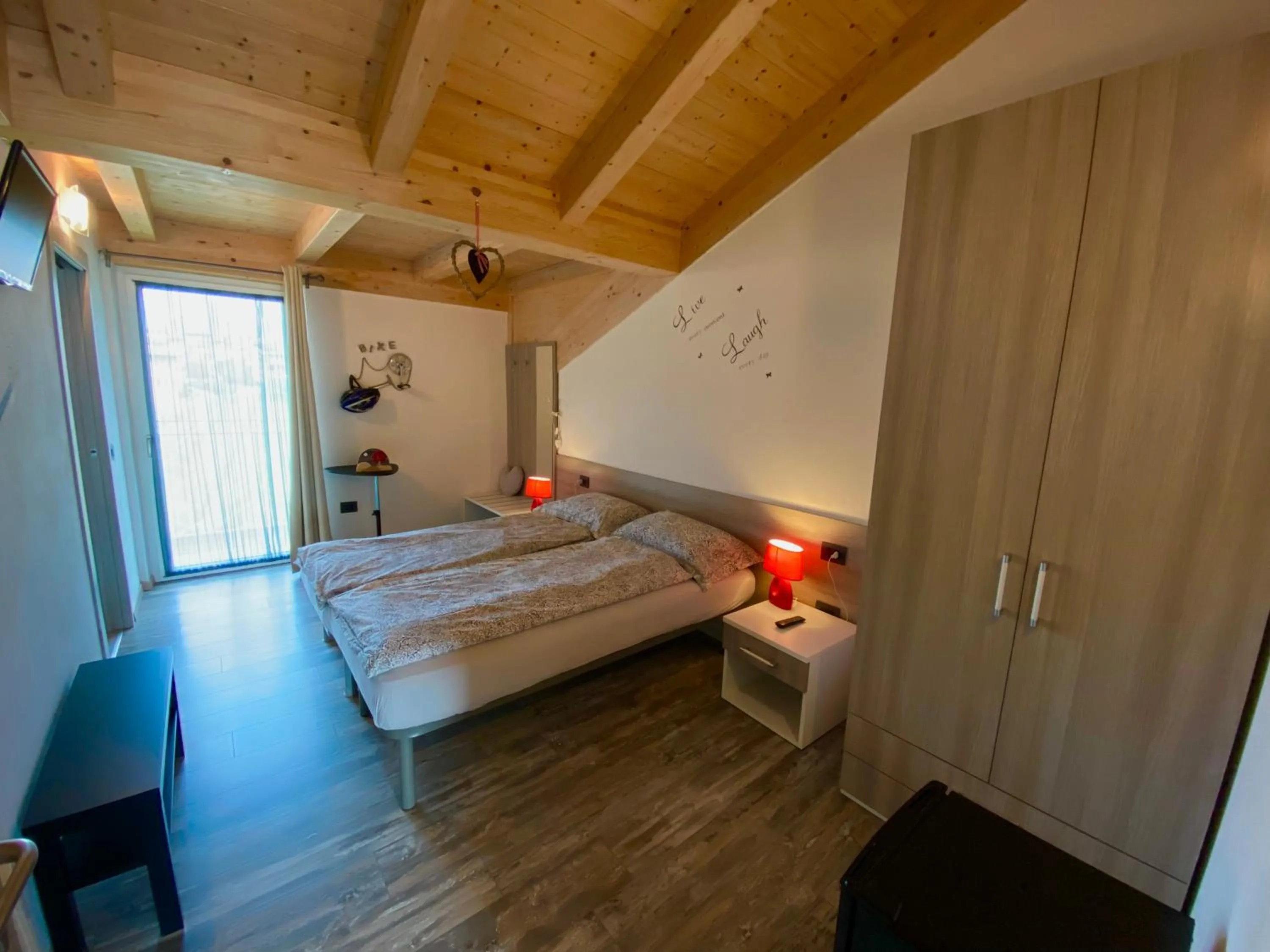 Photo of the whole room in B&B A.R.C.O.