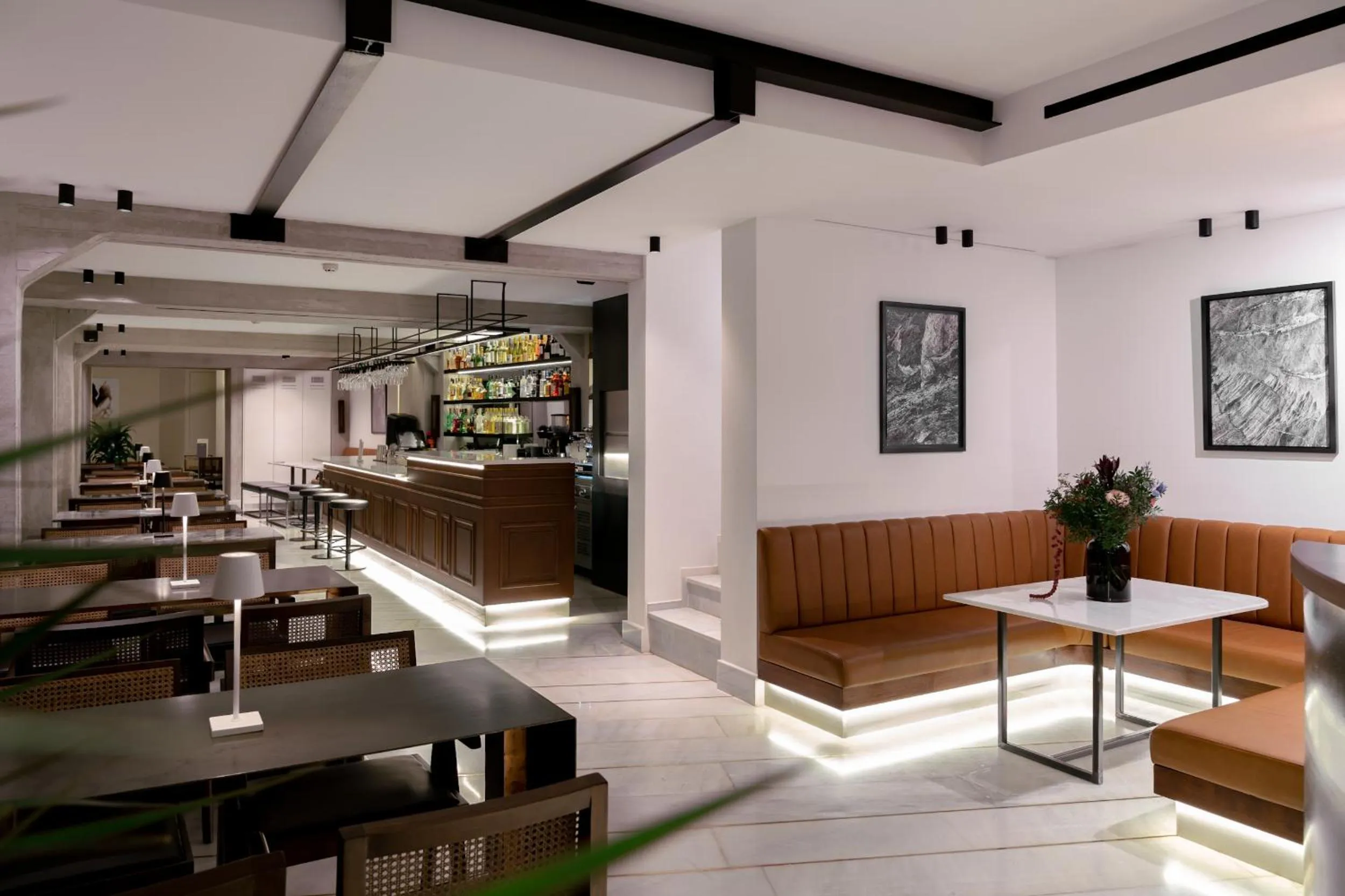 Lounge or bar in InnAthens