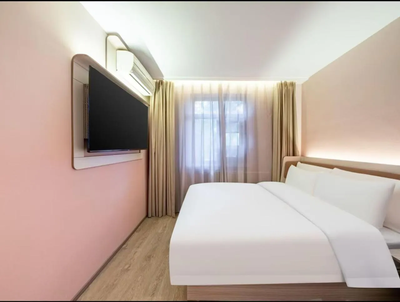 TV and multimedia in Hanting Hotel Beijing Tiananmen Square