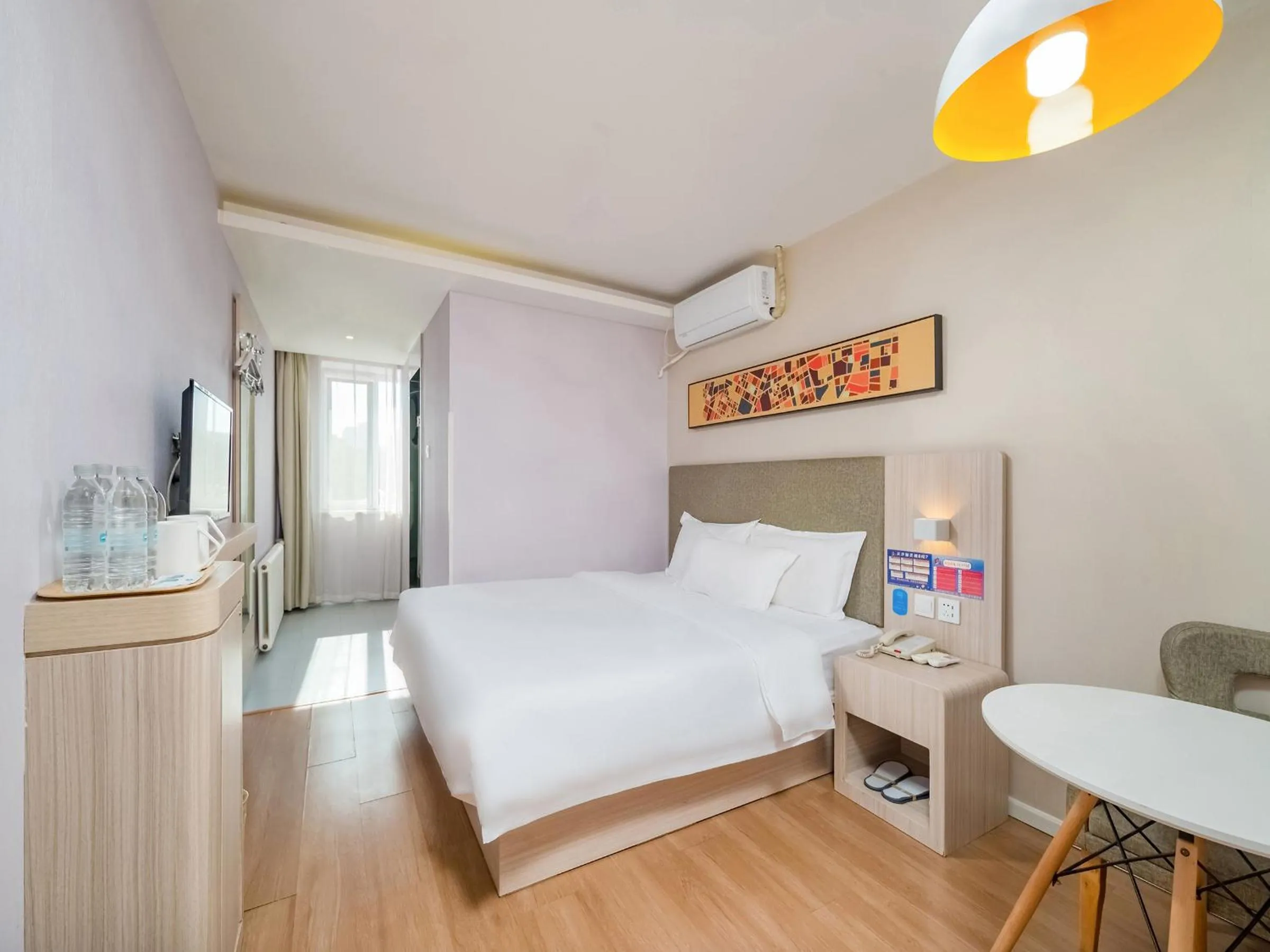 Photo of the whole room in Hanting Hotel Beijing Guang'anmen Xuanwu Hospital