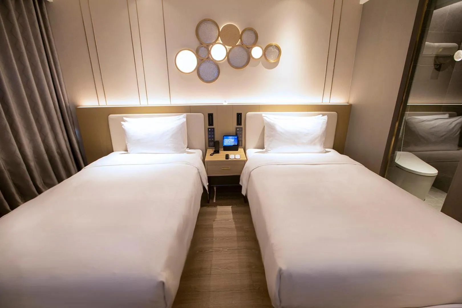 Bedroom, Bed in Orange Beijing Wukesong Shijingshan Wanda Plaza Hotel