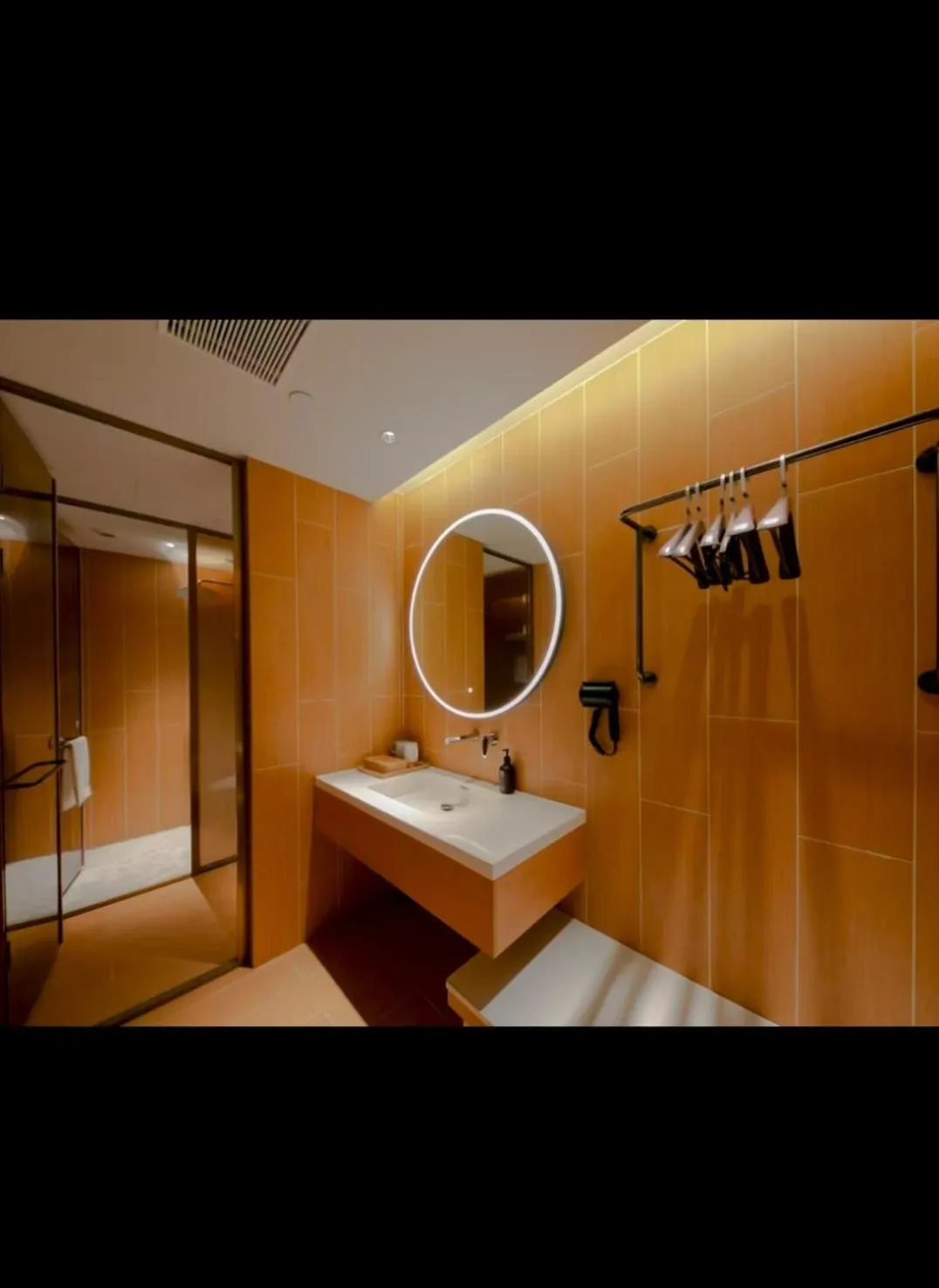 Shower in JI Hotel Beijing Lize Business Wanfeng Road