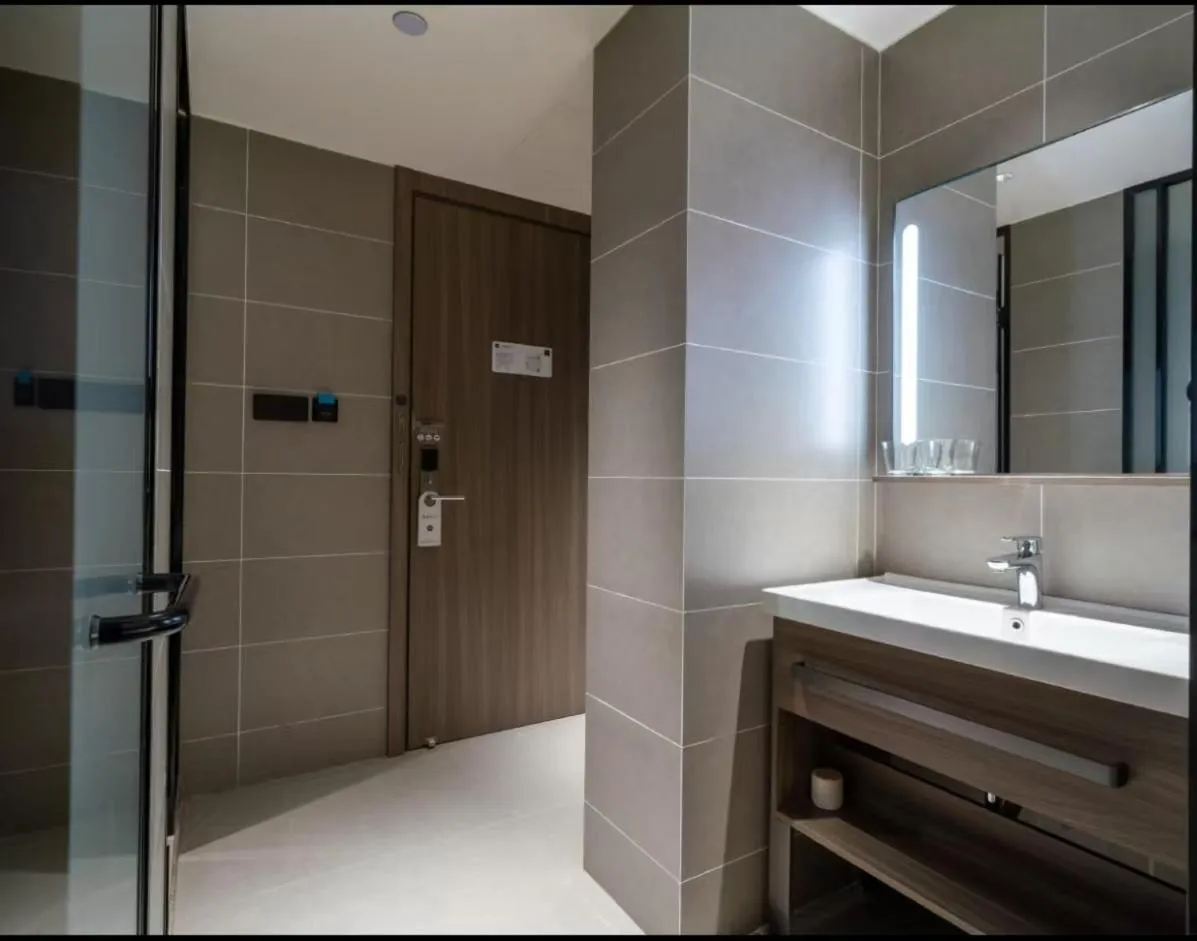 Property building in Hanting Hotel Beijing Huangcun West Street People's Hospital