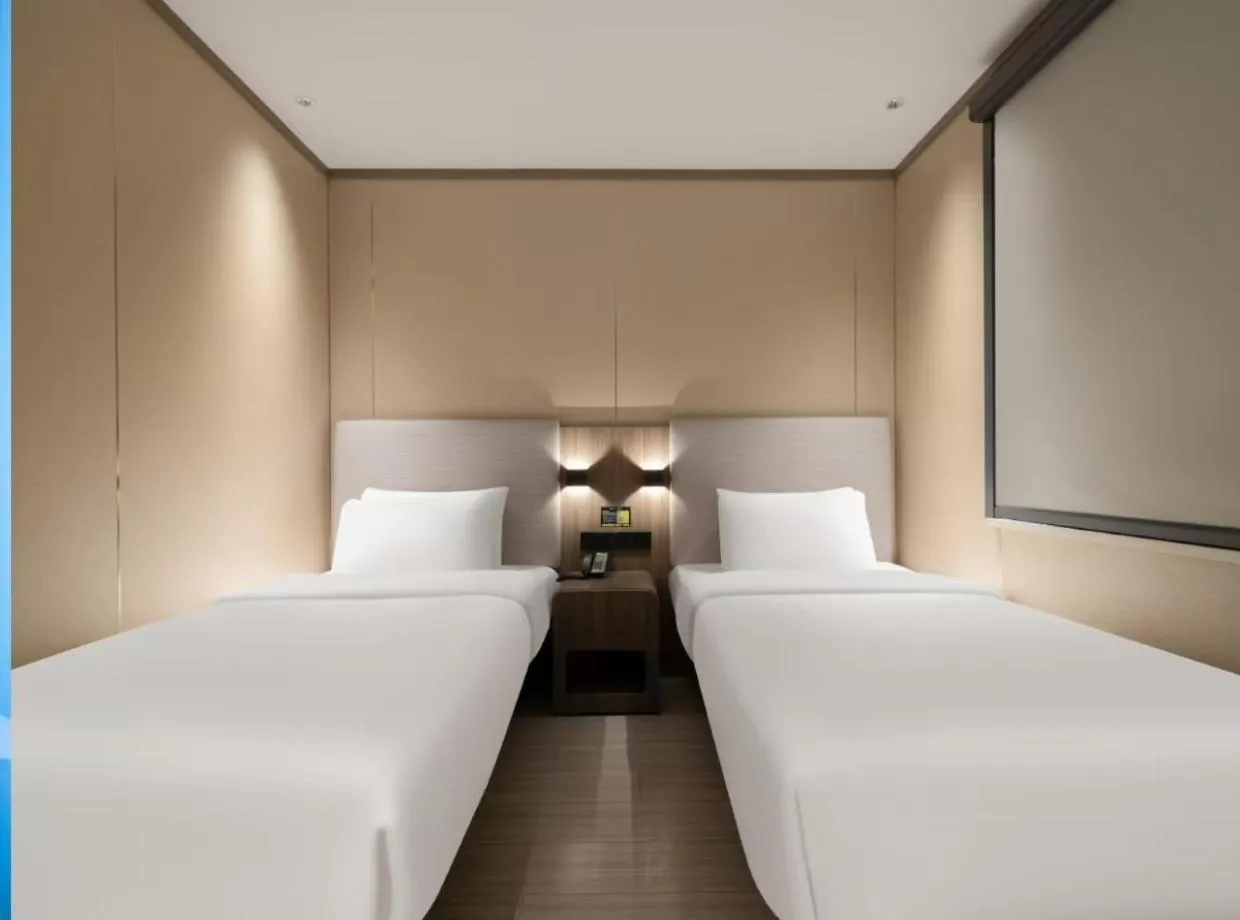 Property building, Bed in Hanting Hotel Beijing Huangcun West Street People's Hospital