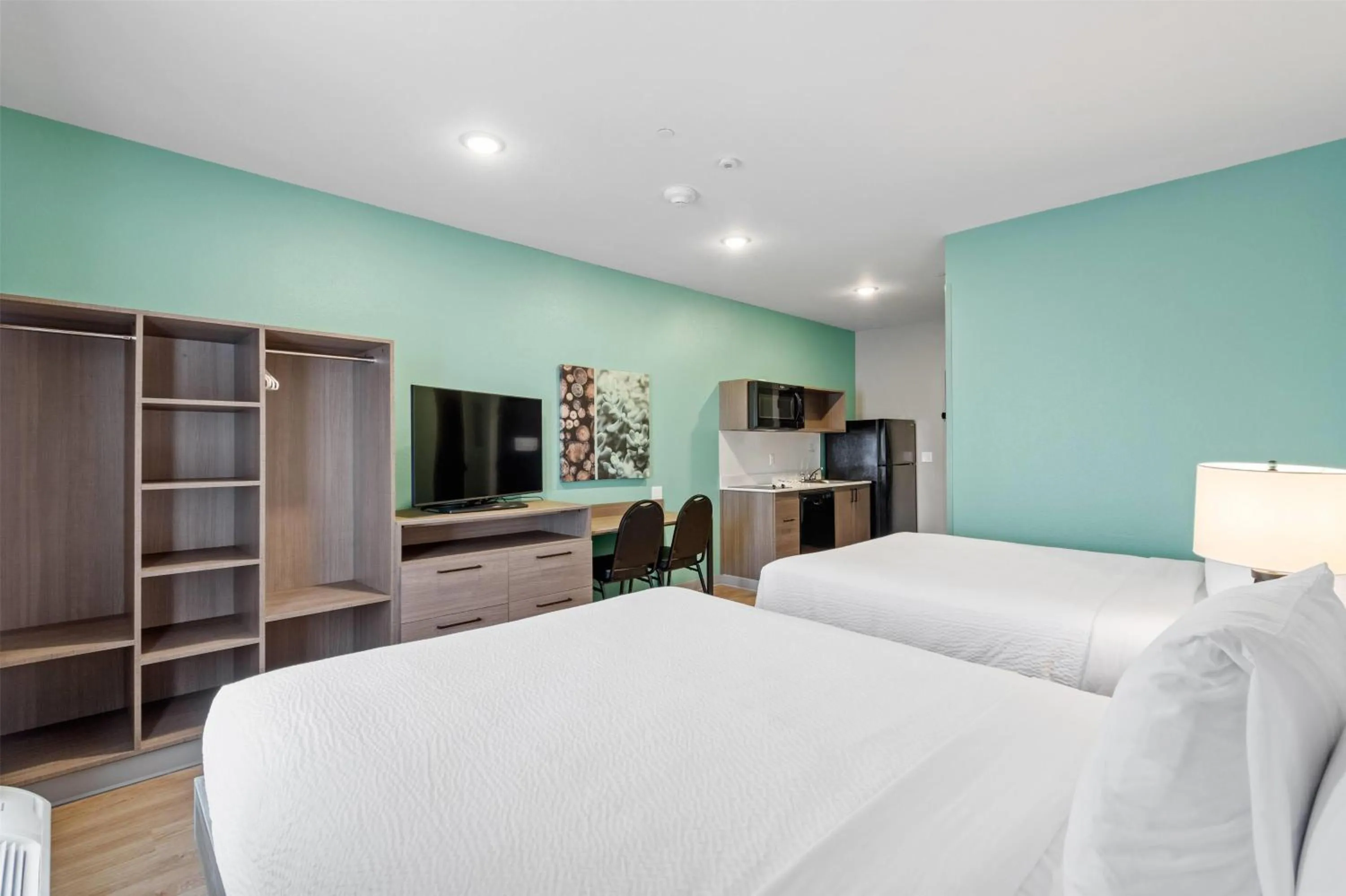 Photo of the whole room, Bed in ECHO Suites Extended Stay by Wyndham Fort Worth Alliance