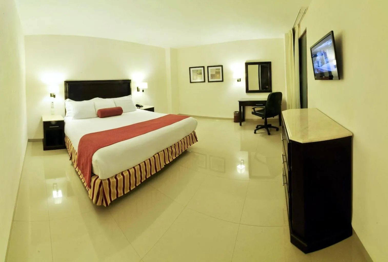 Photo of the whole room, Bed in Hotel Lopez Campeche