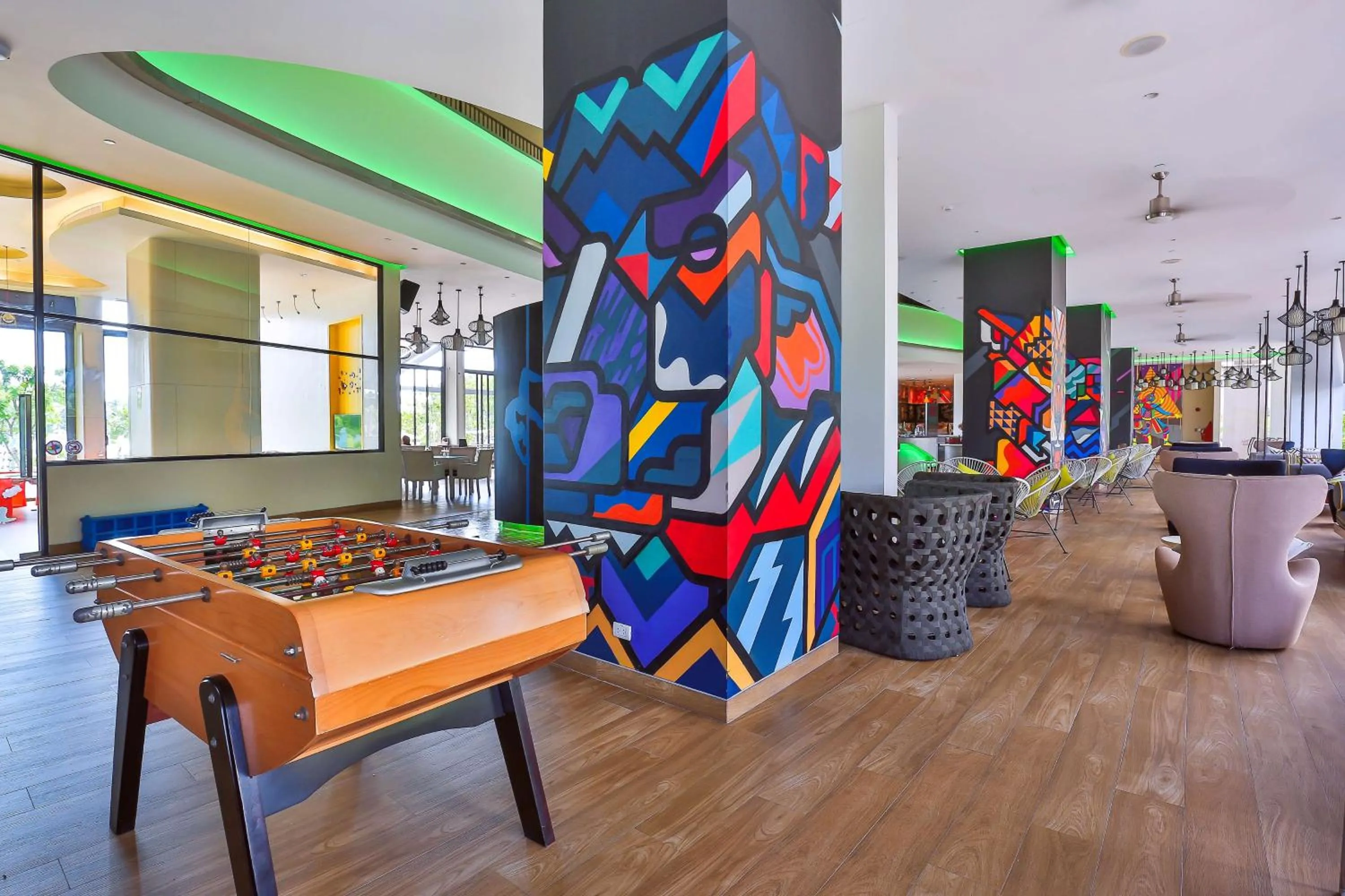 Lounge or bar in Cassia Phuket, part of Banyan Group