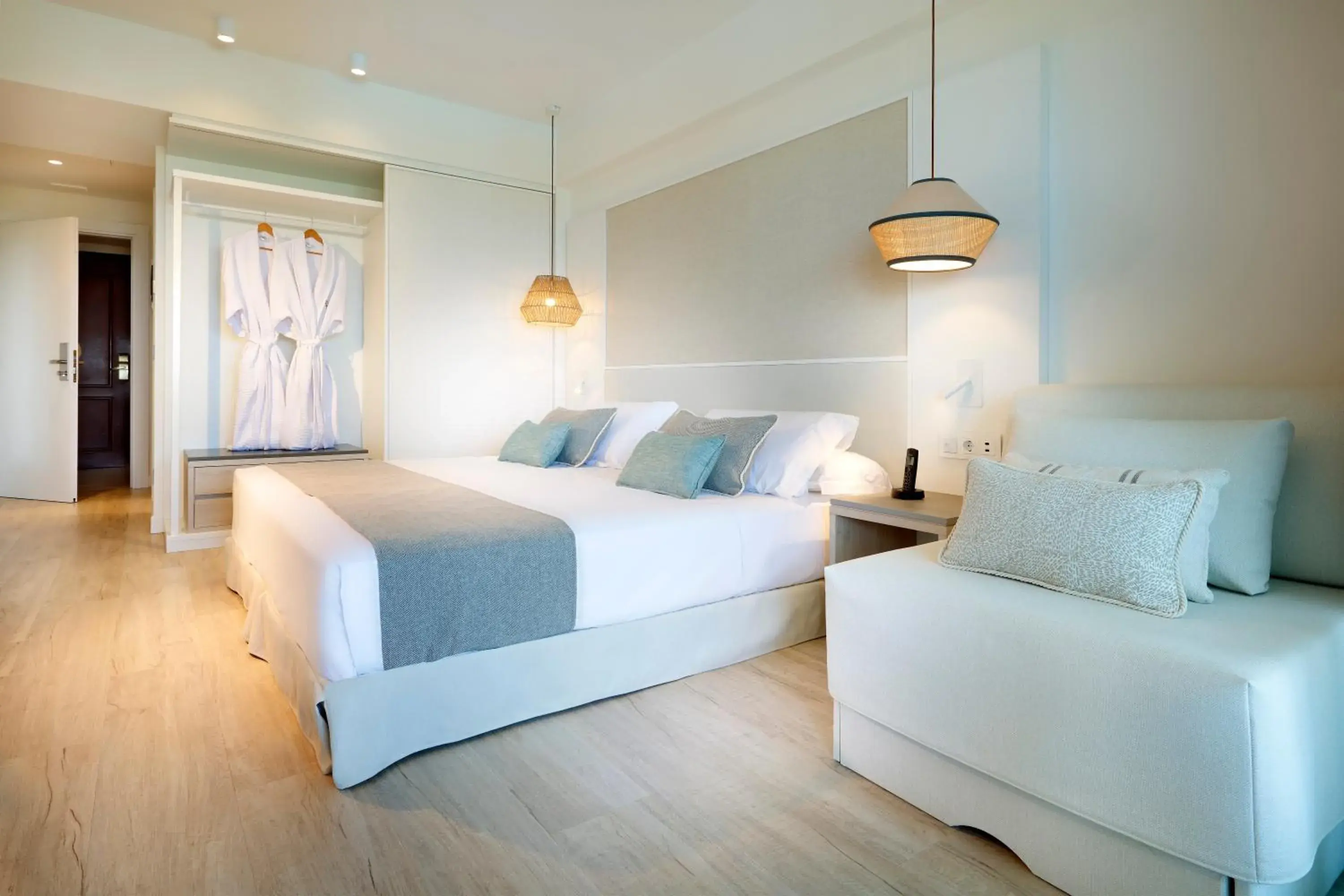 Connecting 4 in Grand Palladium Sicilia Resort & Spa Connecting 4 in Grand Palladium Sicilia Resort & Spa