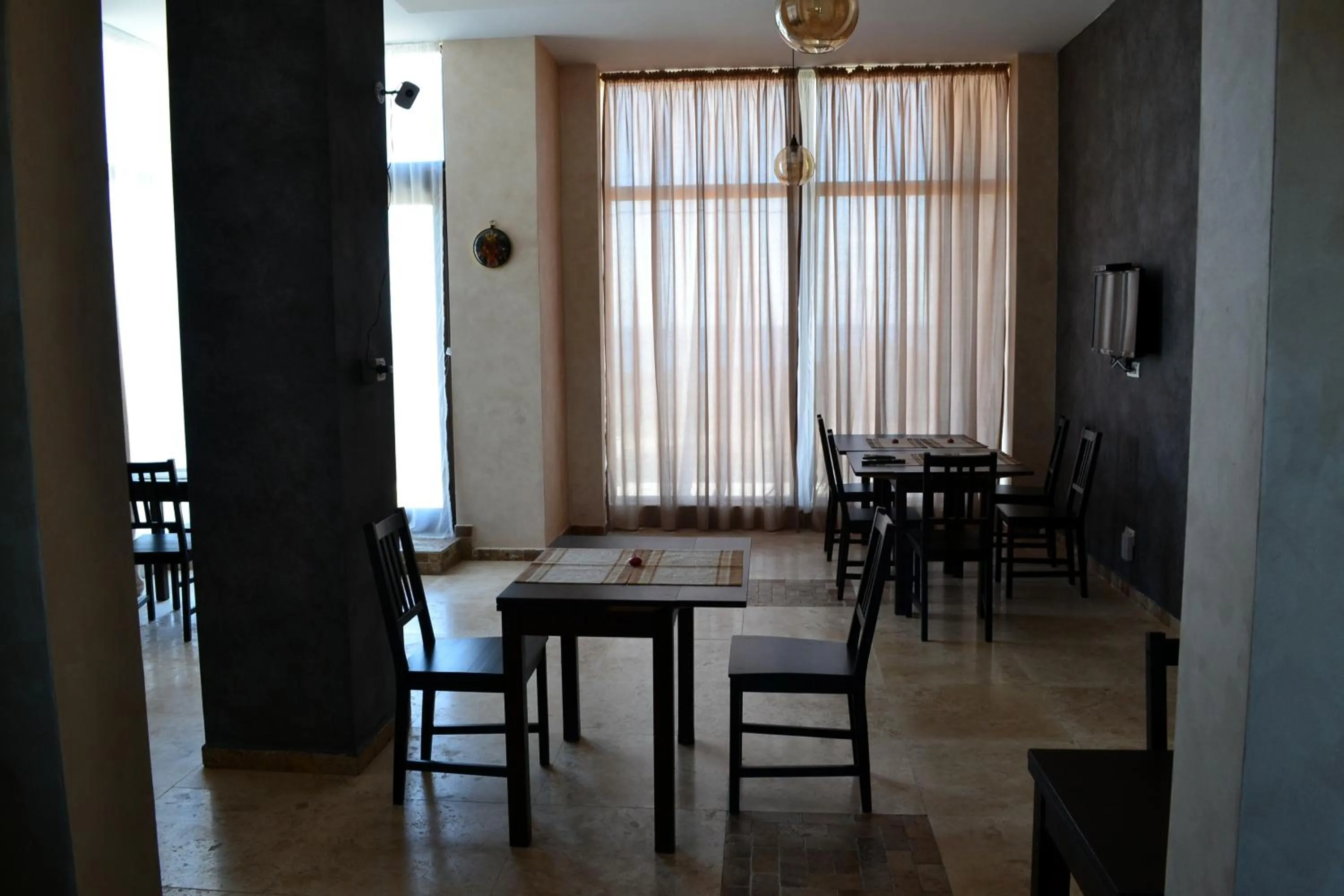 Restaurant/places to eat in Sara