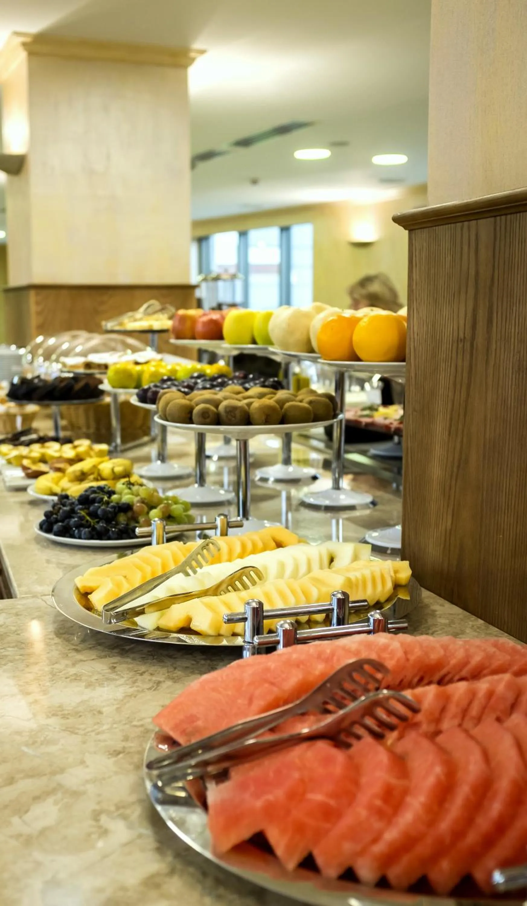 Restaurant/places to eat in Colosseum Marina Hotel