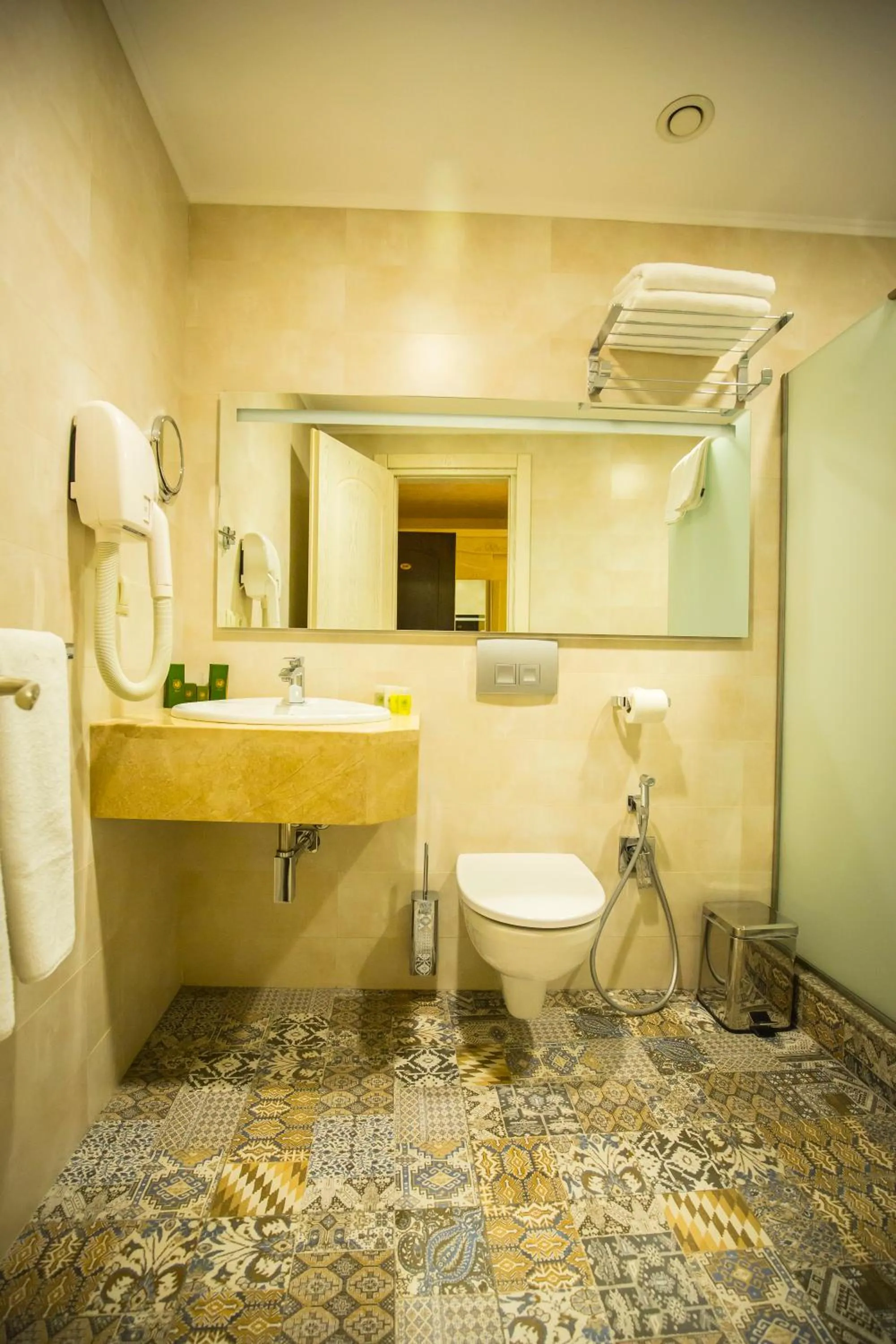 Toilet in Colosseum Marina Hotel