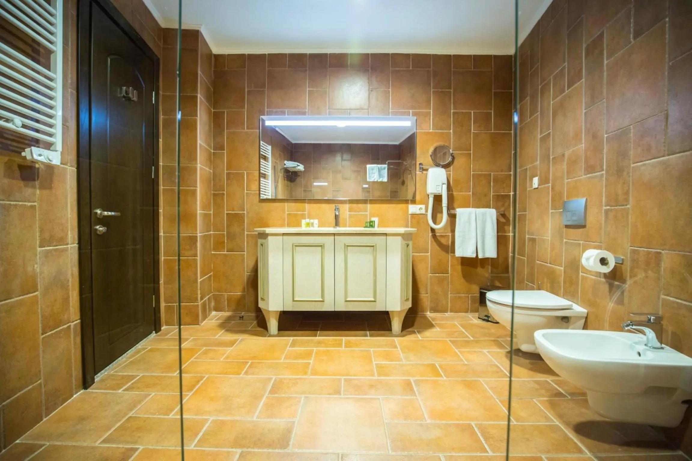 Bathroom in Colosseum Marina Hotel