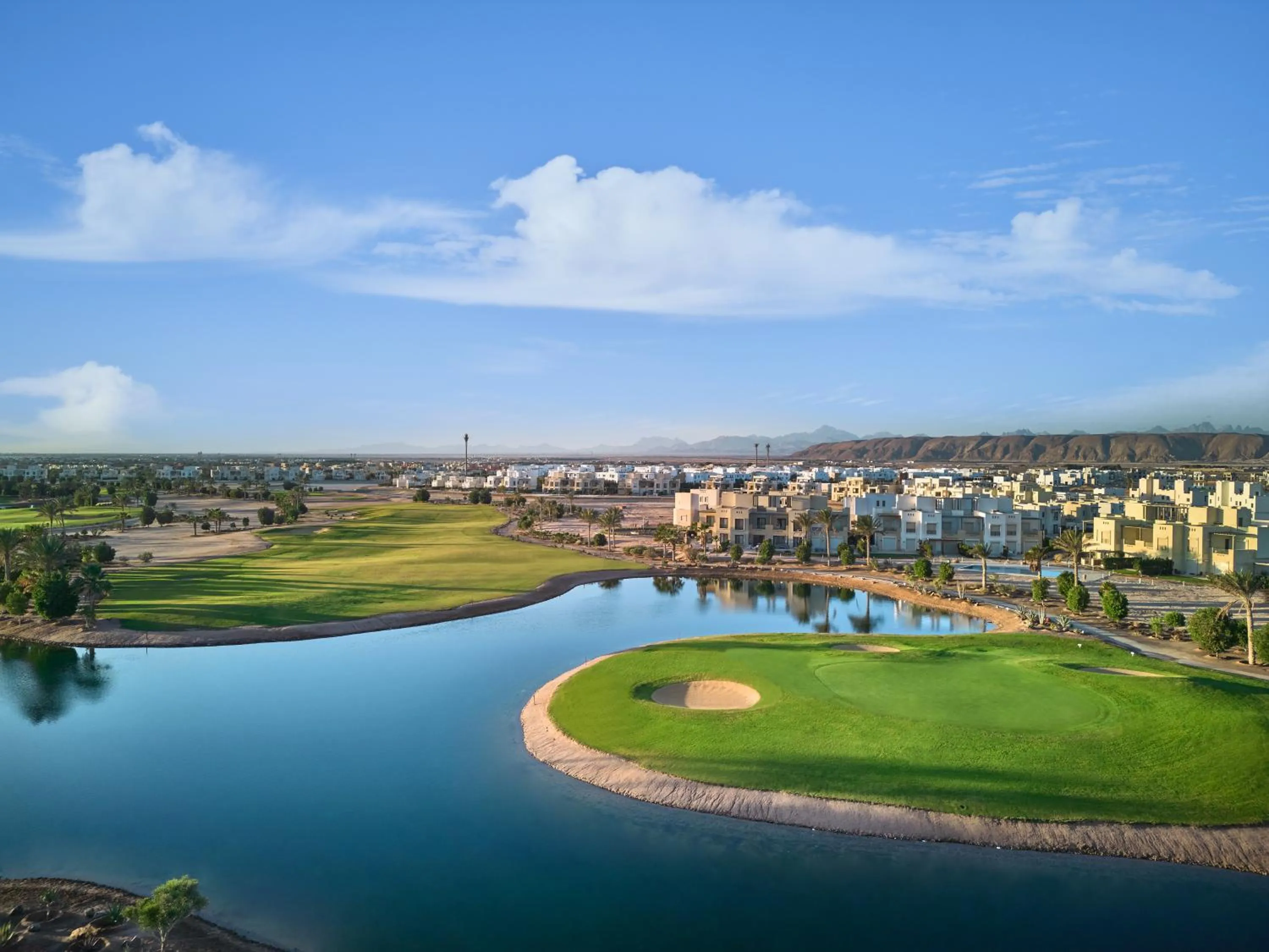 Golfcourse in Ancient Sands Golf Resort and Residences