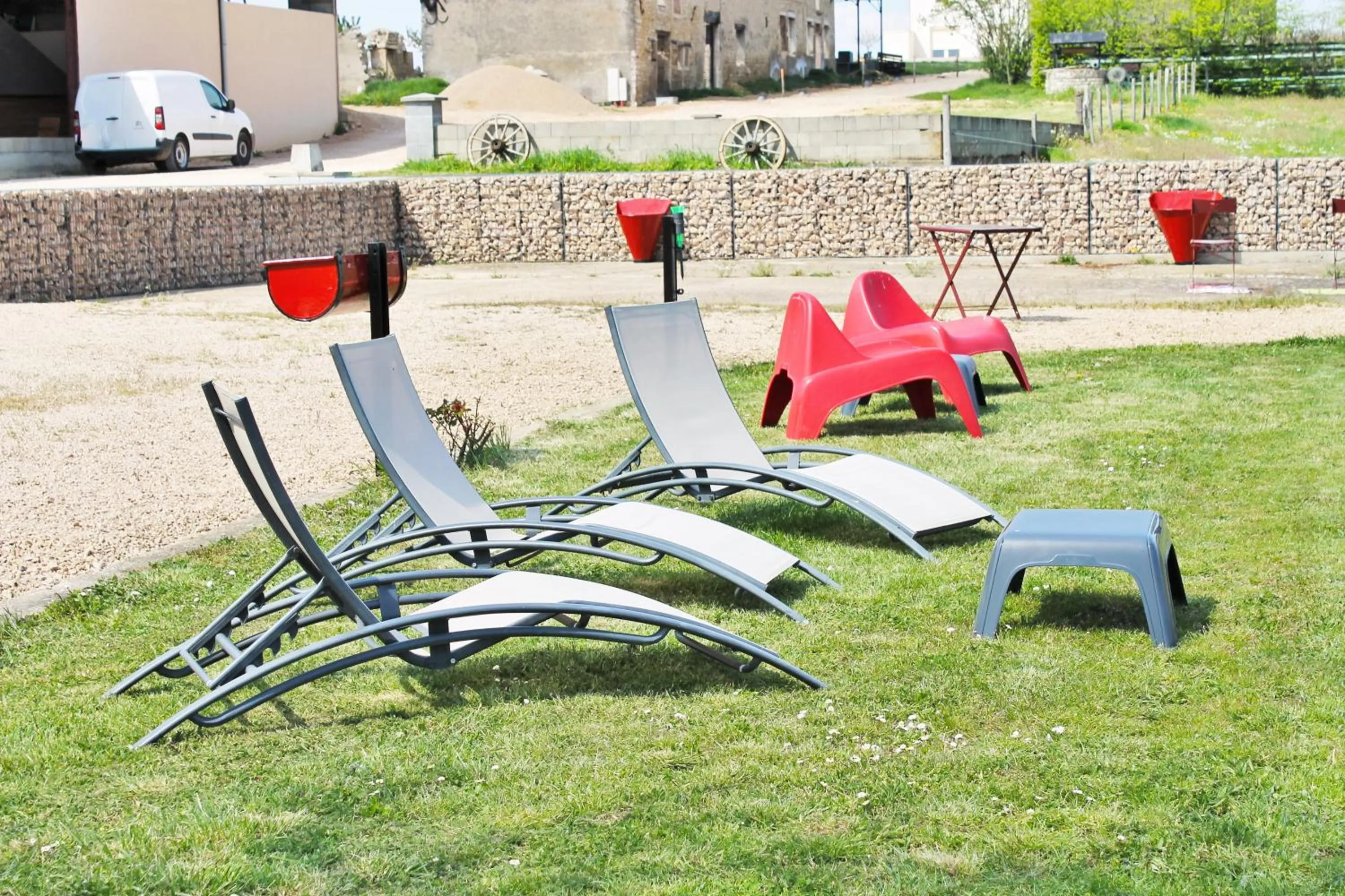 Spring in Domaine Joseph LAFARGE Wine Resort Oeno-tonneaux expérience