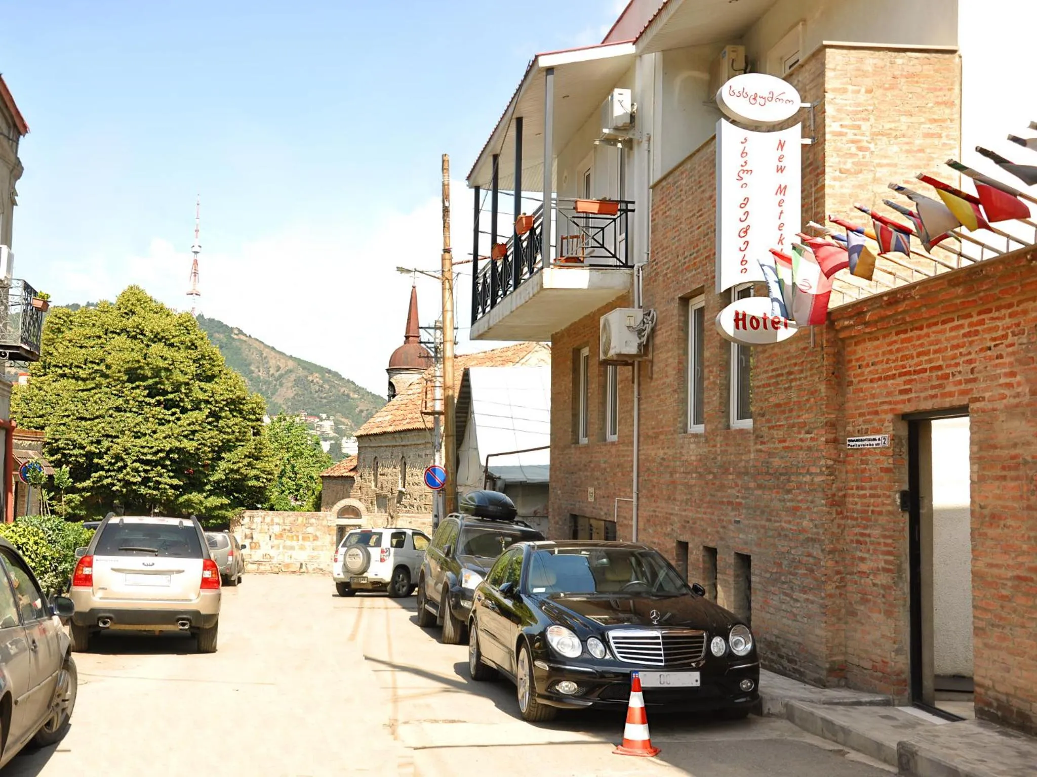 Property building in Hotel New Metekhi