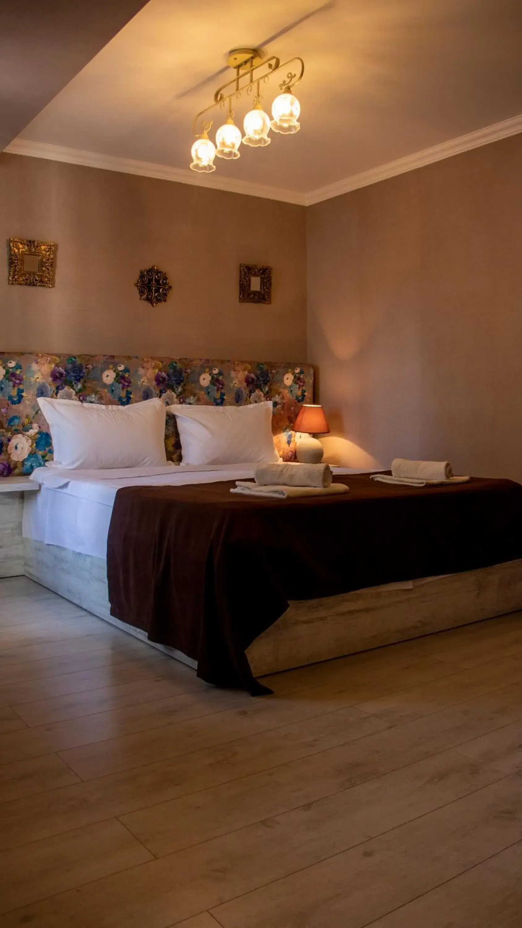 Family Suite with Balcony in Hotel New Metekhi Family Suite with Balcony in Hotel New Metekhi