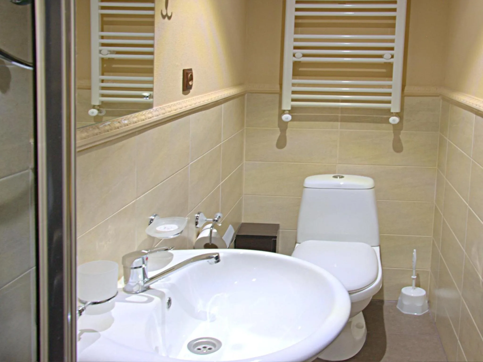 Toilet in Hotel New Metekhi