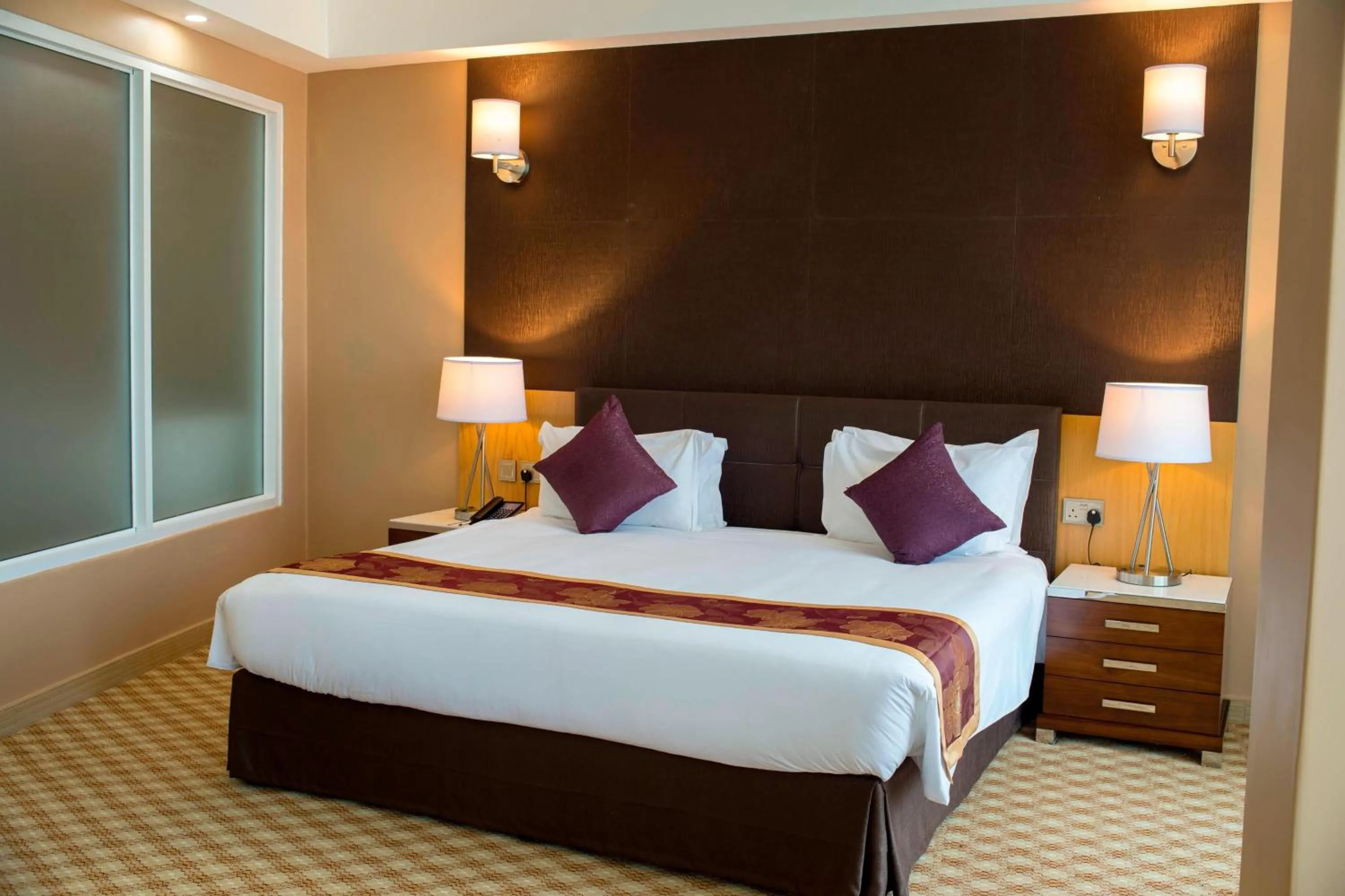 Bedroom, Bed in Protea Hotel by Marriott Entebbe