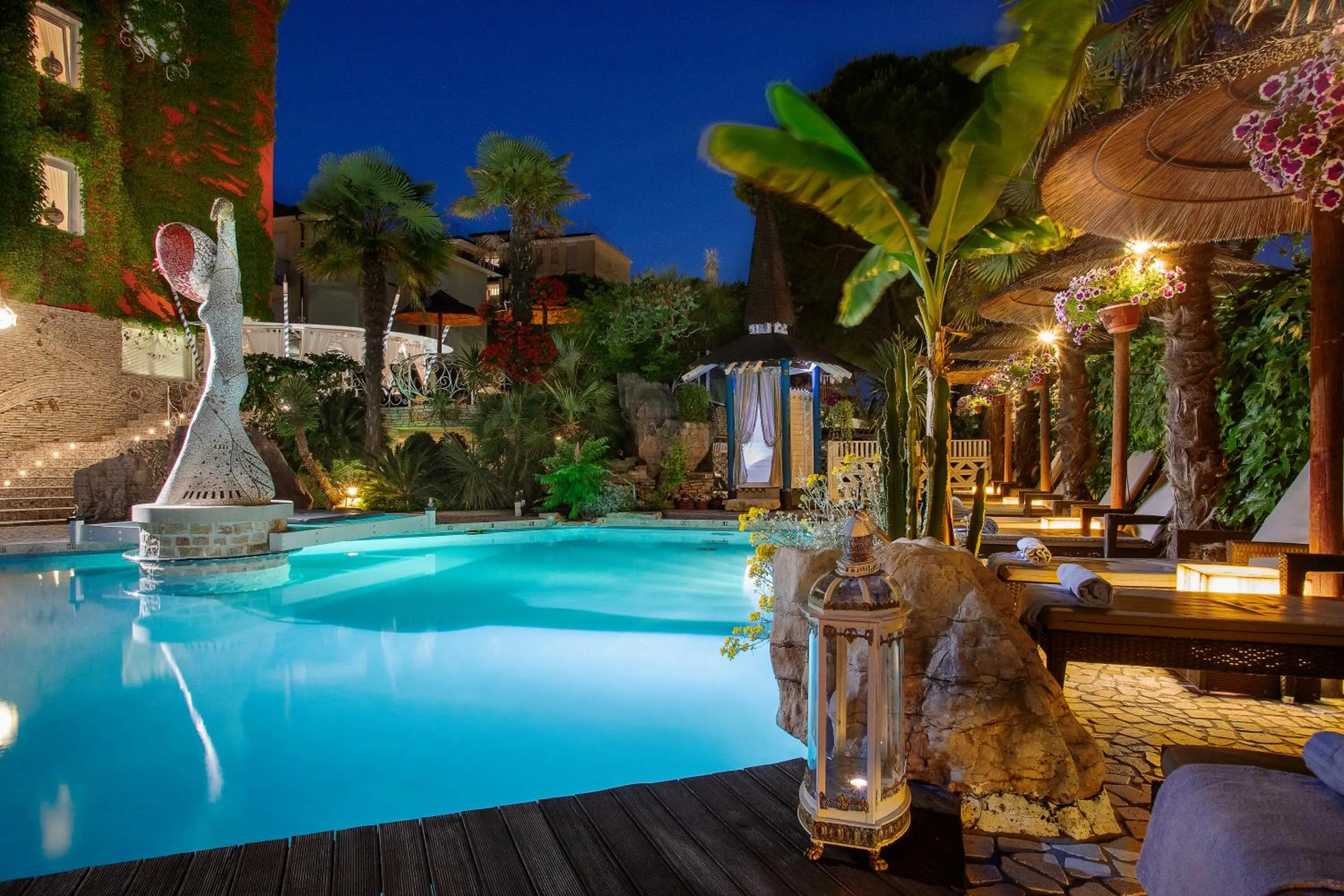 Swimming pool in Milton Boutique Hotel - Adults Only