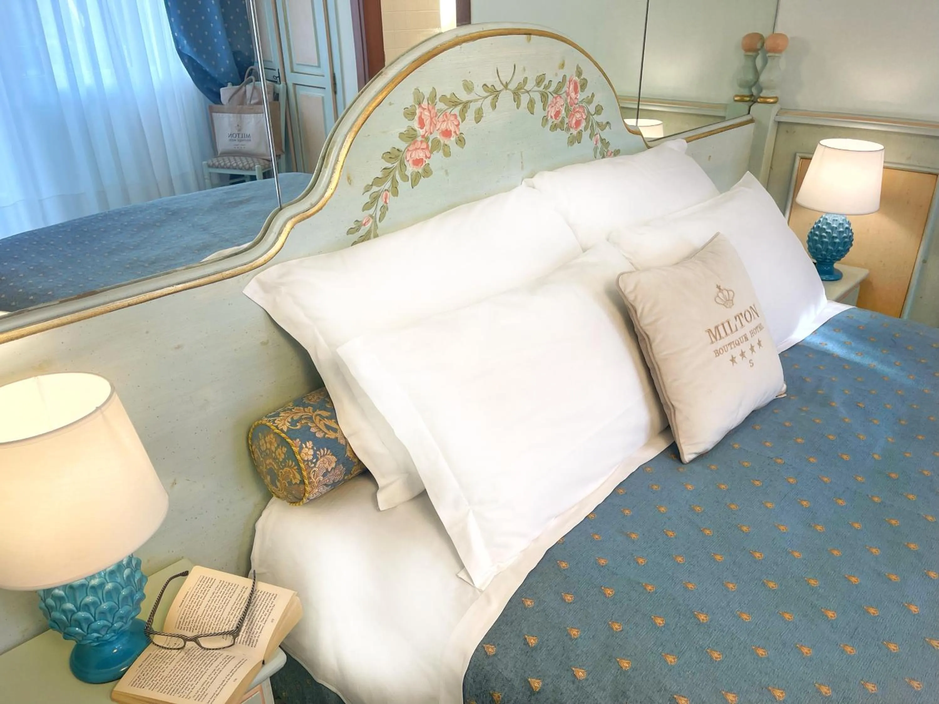 Bedroom, Bed in Milton Boutique Hotel - Adults Only