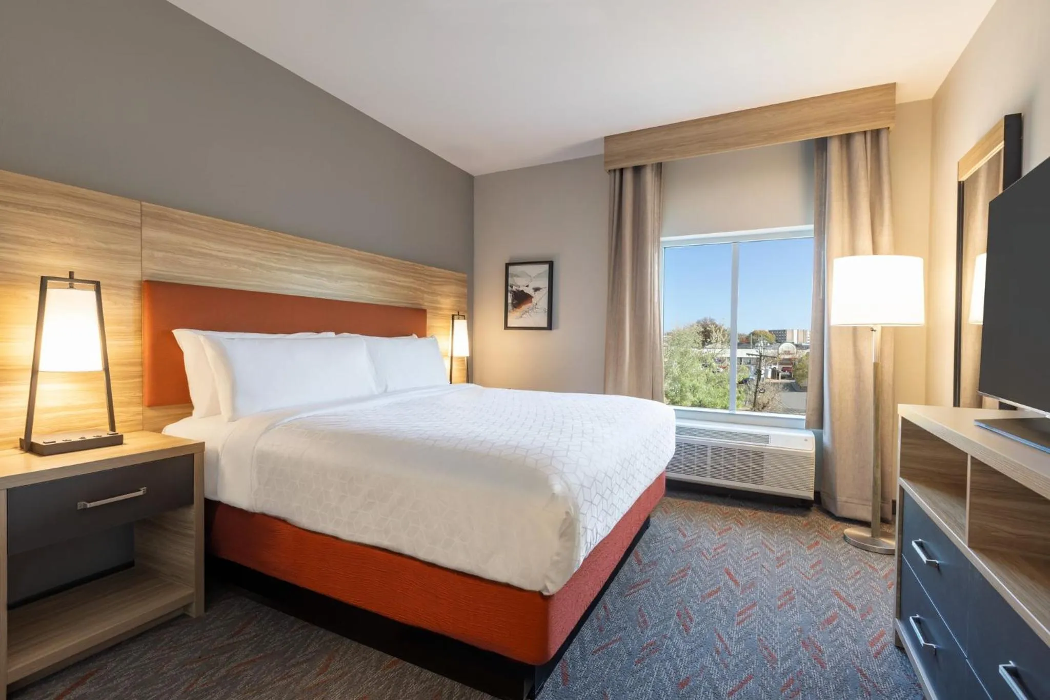 Photo of the whole room, Bed in Candlewood Suites Anchorage - Midtown by IHG