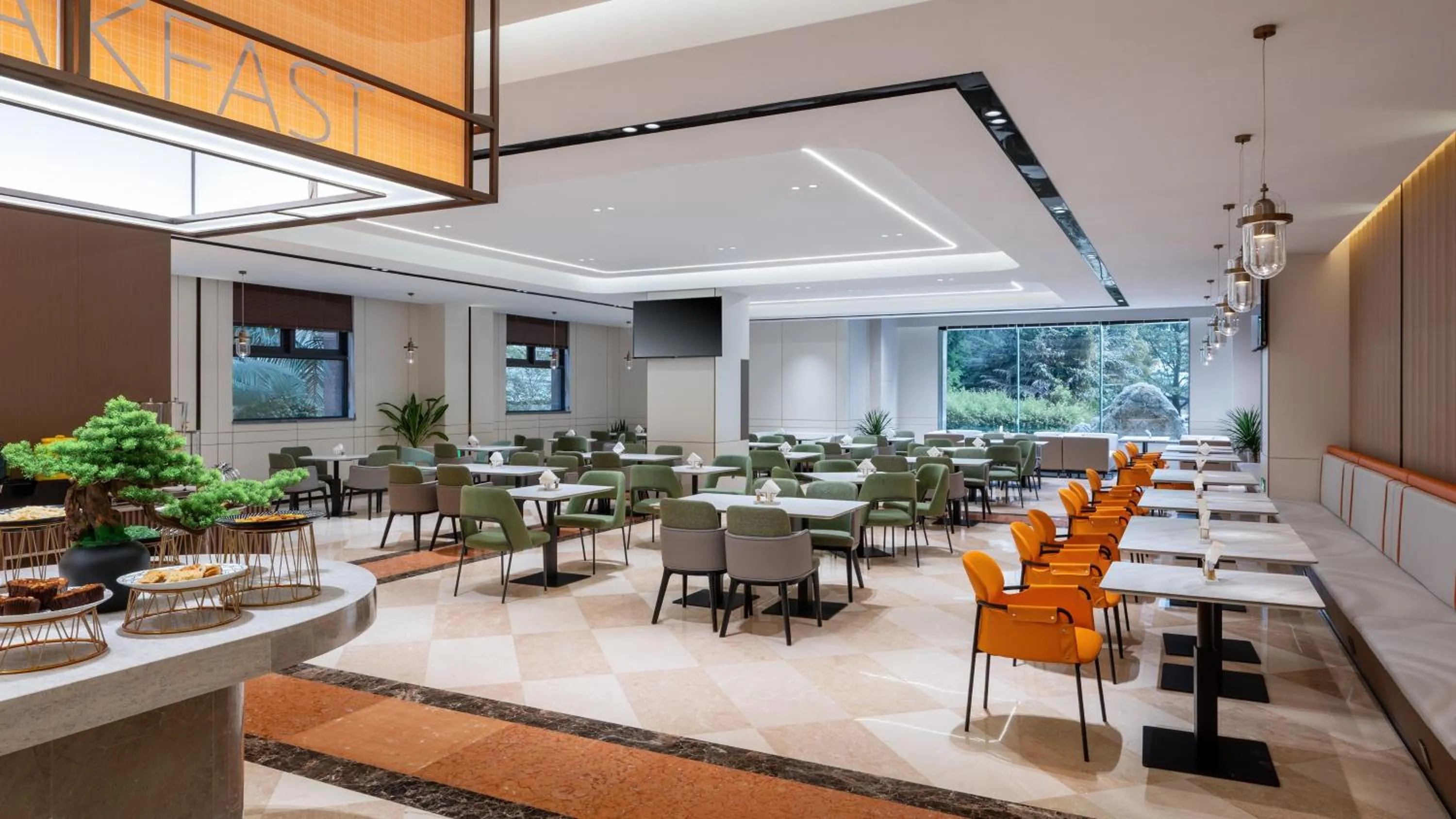 Restaurant/places to eat in Holiday Inn Express Putian City Center