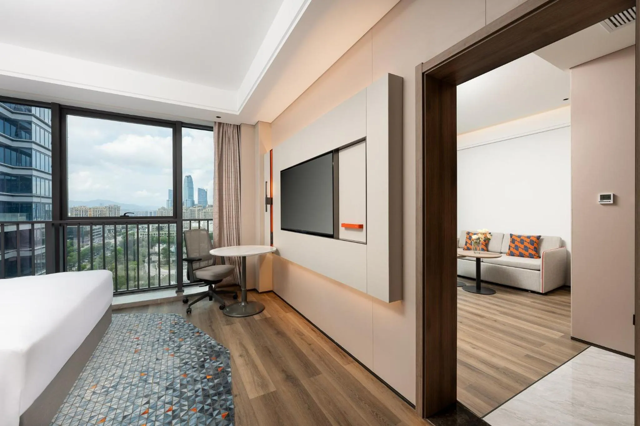 Photo of the whole room, Bed in Holiday Inn Express Taizhou Jiaojiang