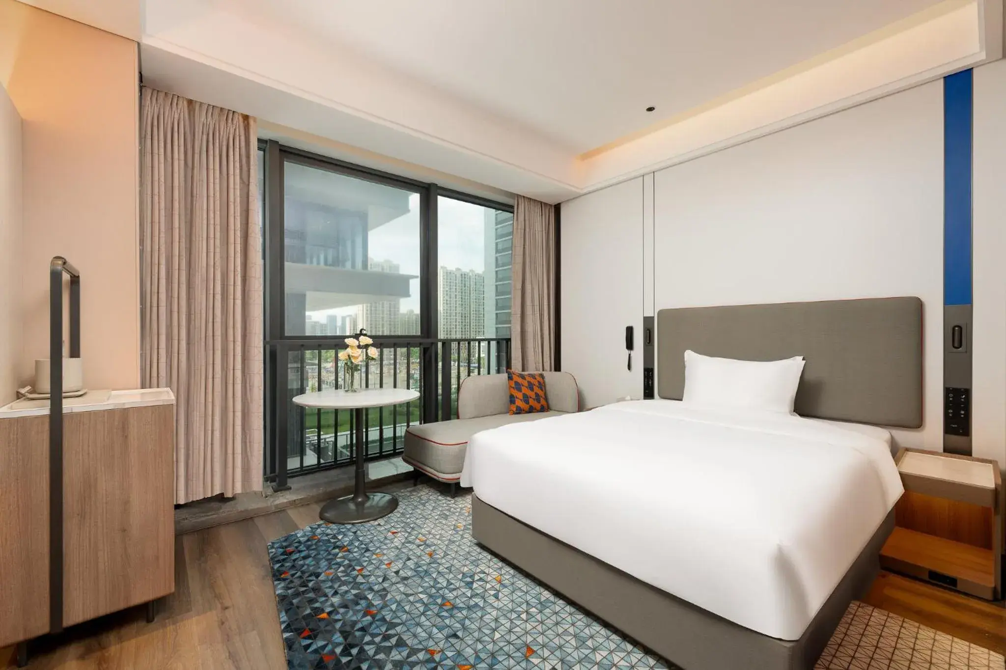 Standard Queen Room in Holiday Inn Express Taizhou Jiaojiang Standard Queen Room in Holiday Inn Express Taizhou Jiaojiang