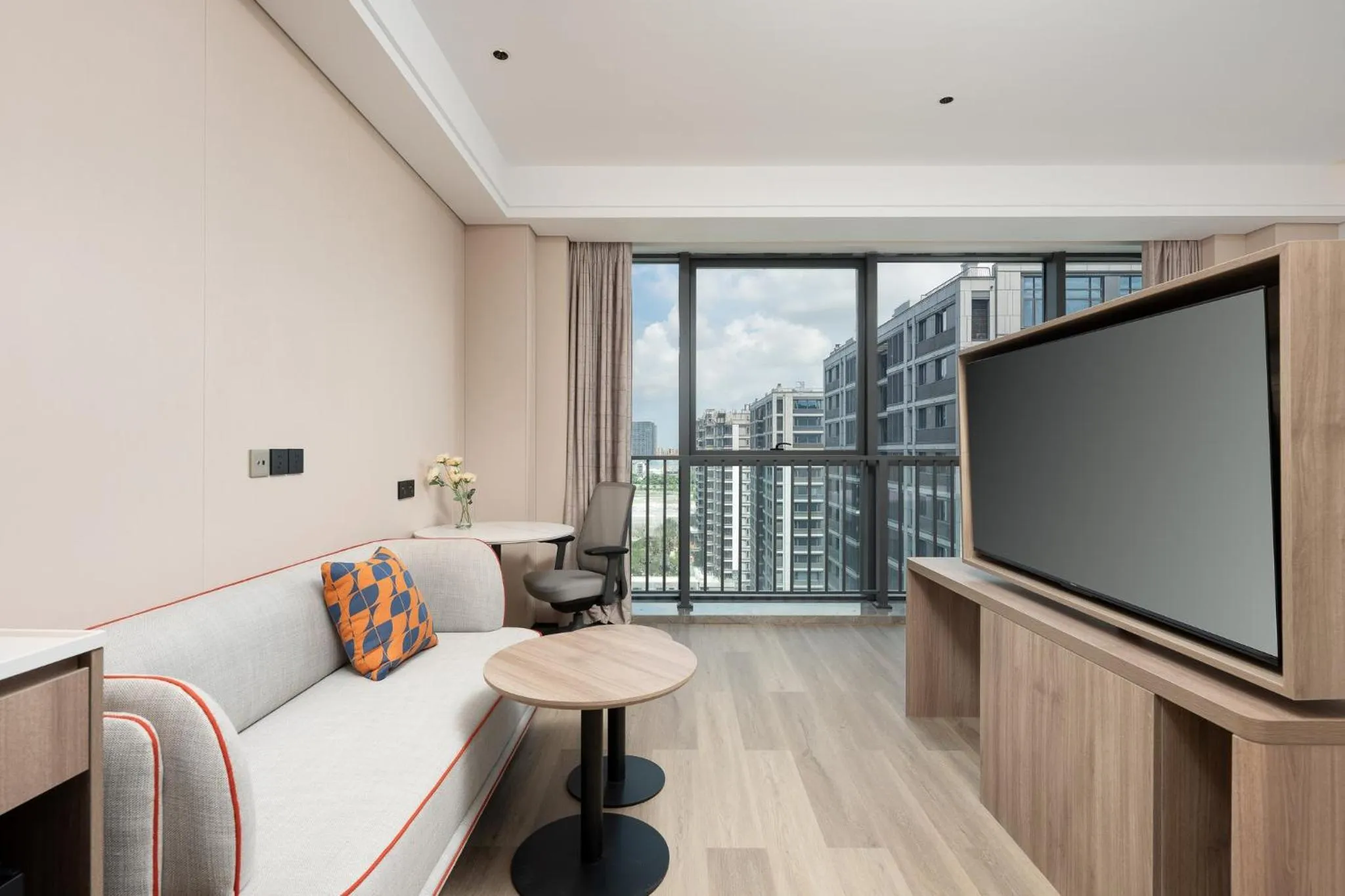 Photo of the whole room in Holiday Inn Express Taizhou Jiaojiang