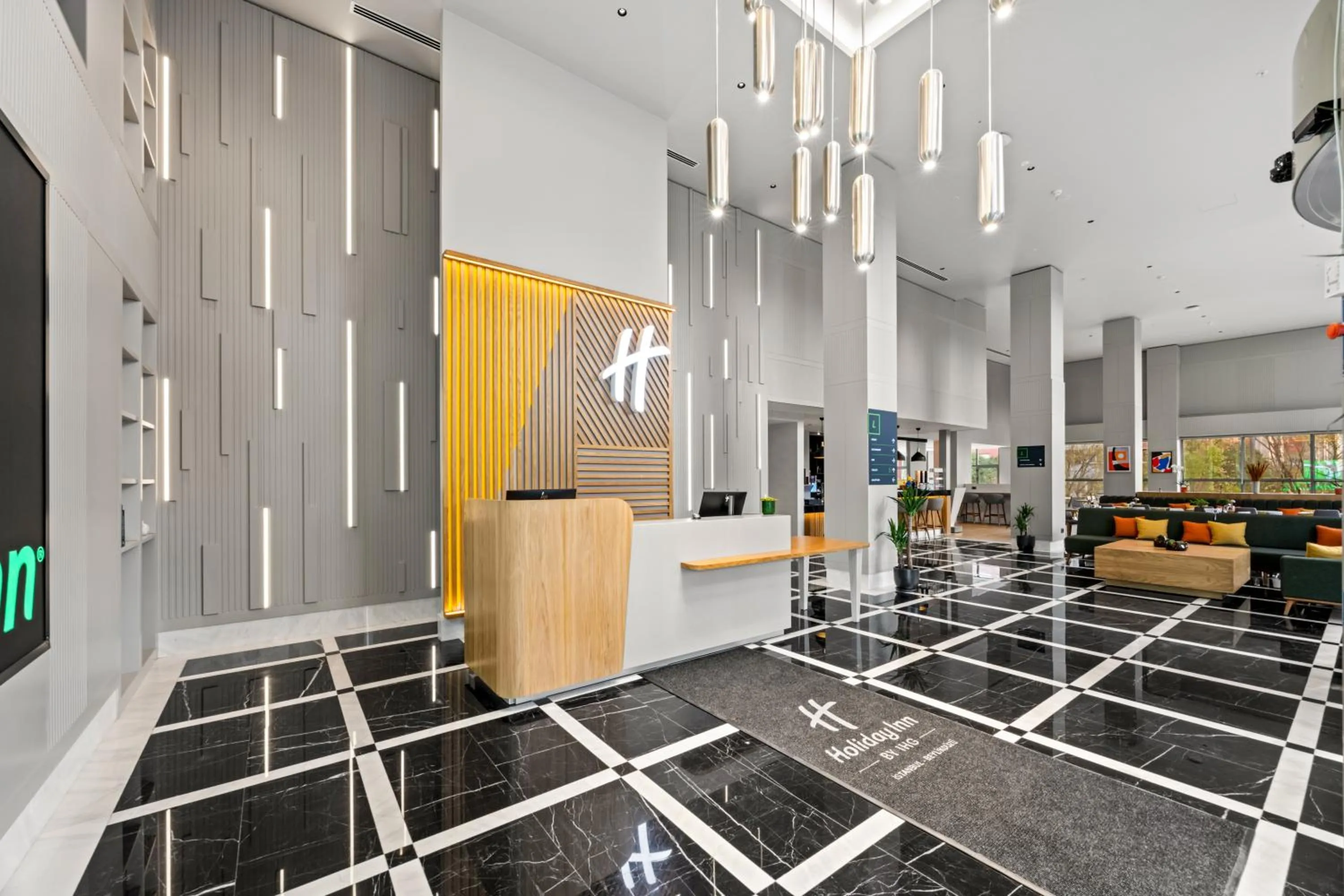 Lobby or reception in Holiday Inn Istanbul - Beylikduzu by IHG