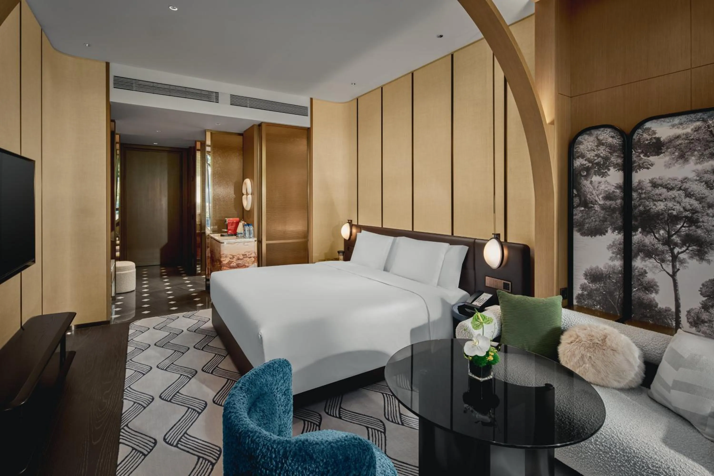 Photo of the whole room, Bed in Hotel Indigo Wuxi Qingming Bridge