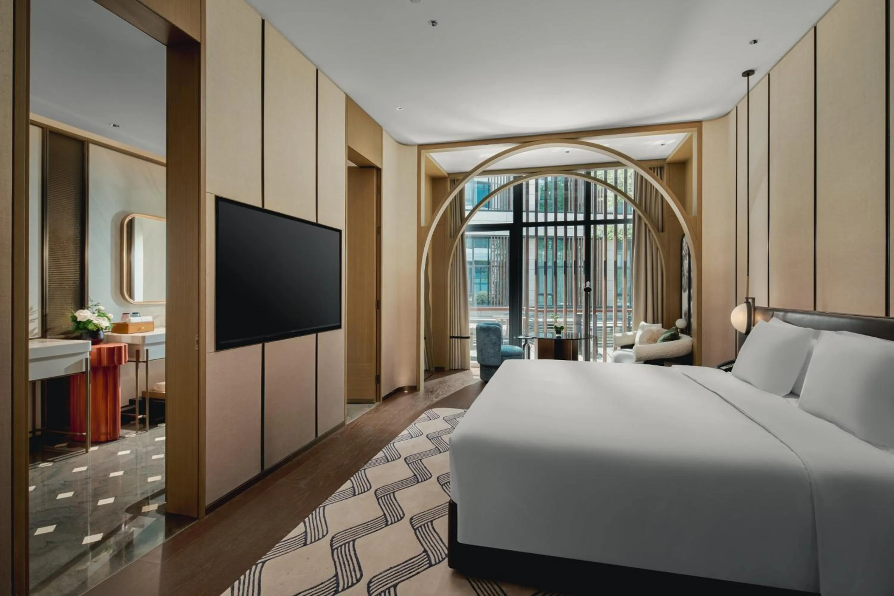 Photo of the whole room, Bed in Hotel Indigo Wuxi Qingming Bridge