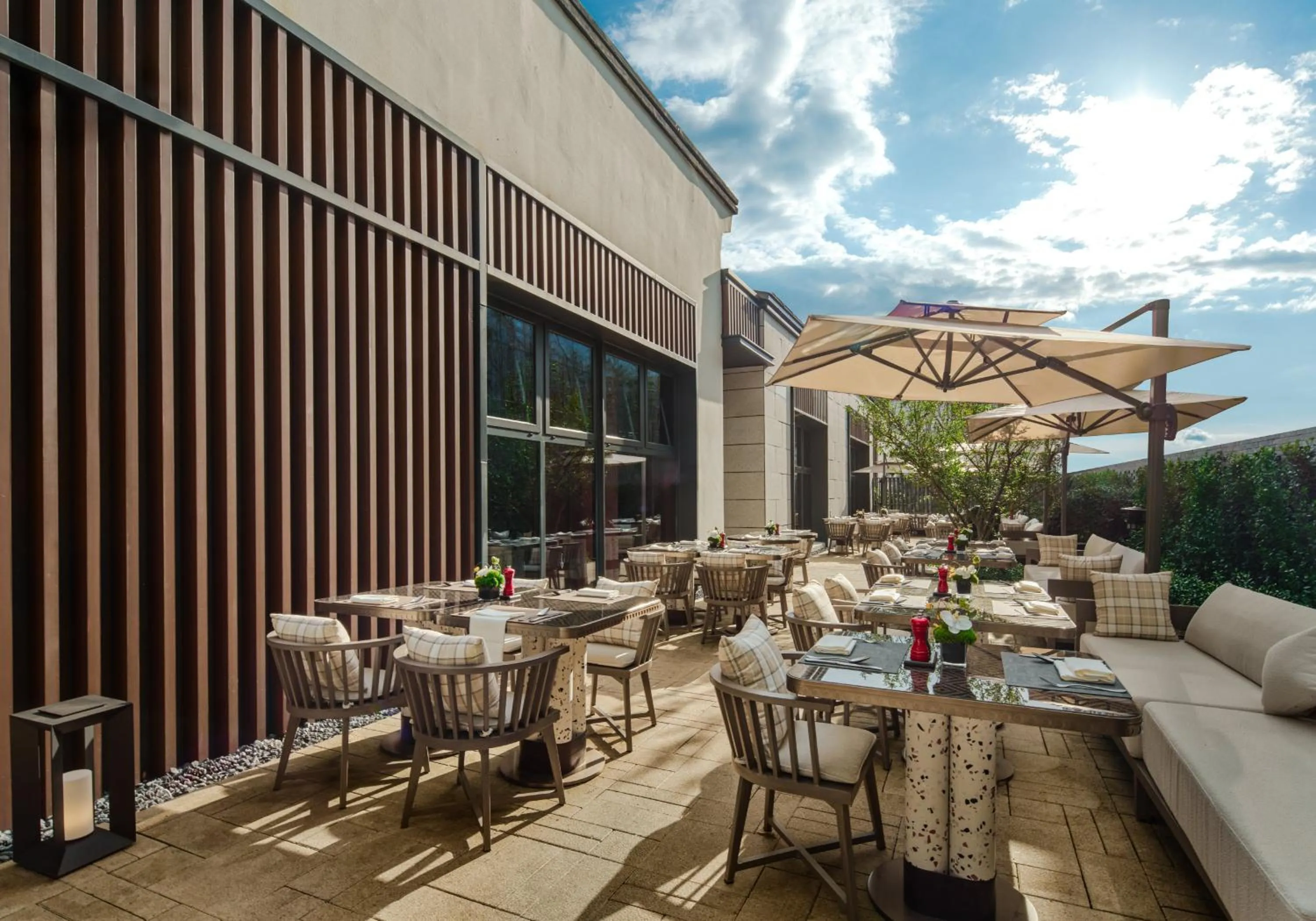 Restaurant/places to eat in Hotel Indigo Wuxi Qingming Bridge