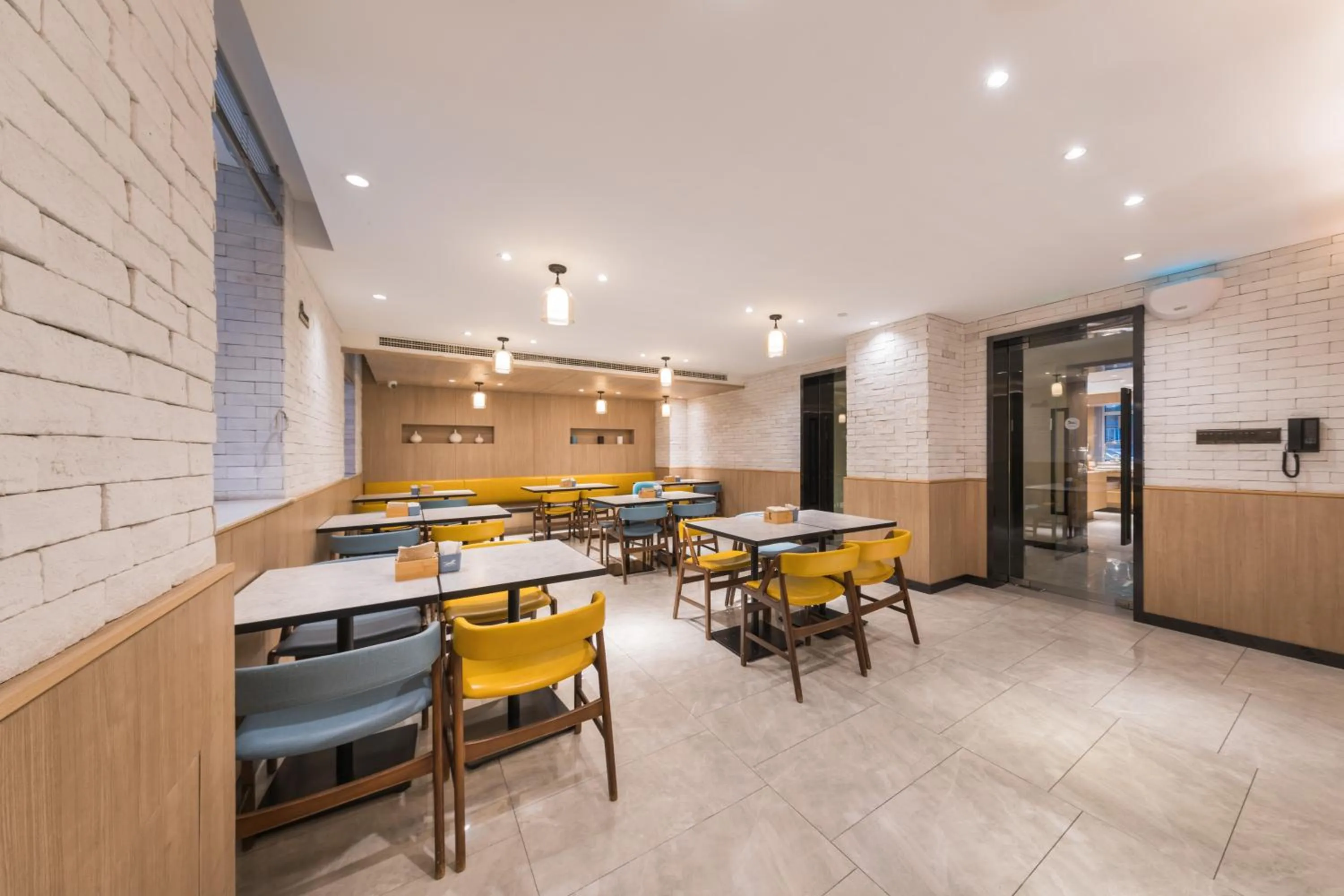 Restaurant/places to eat in Hanting Hotel Beijing Deshengmen