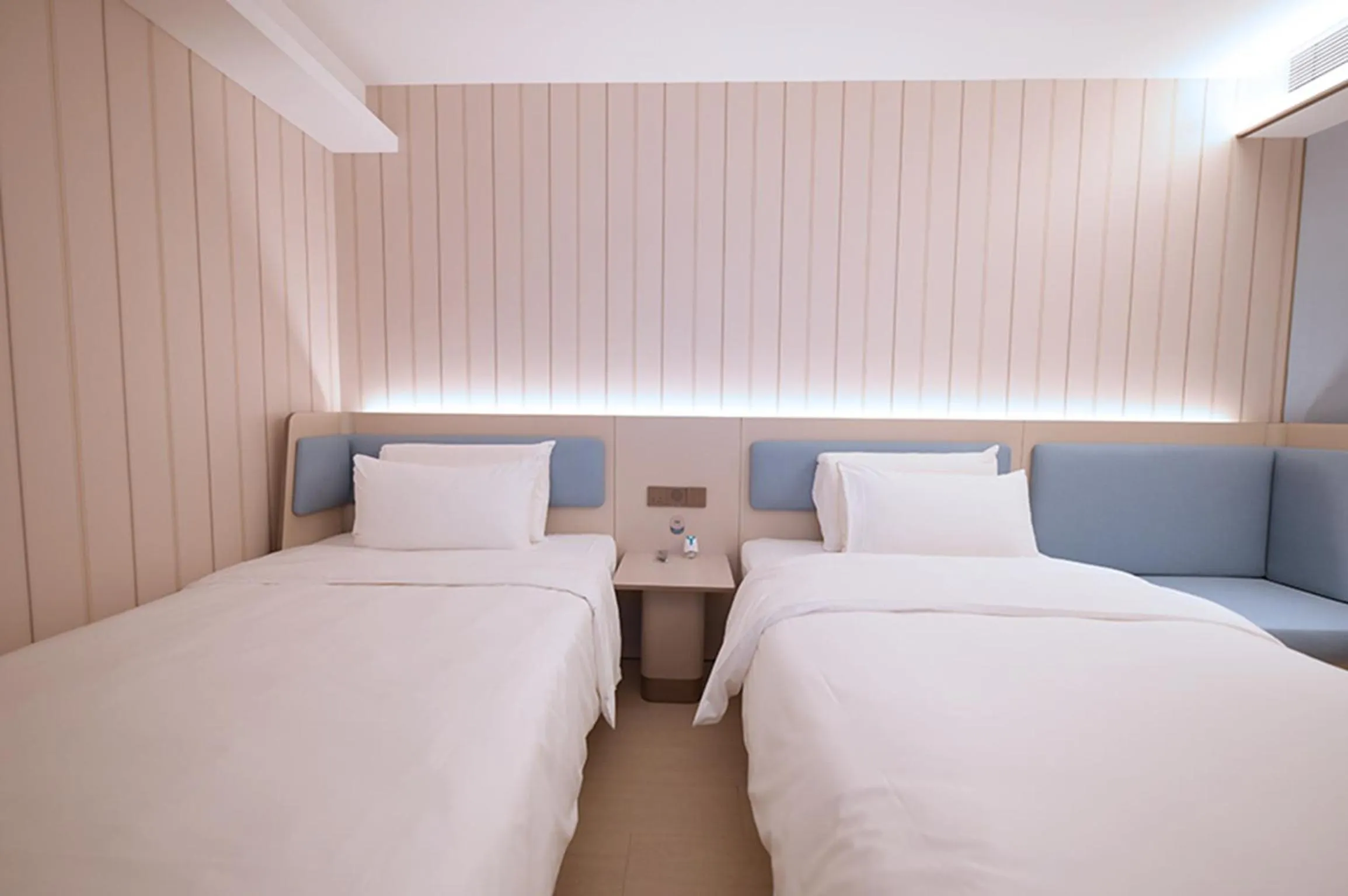 Hanting Hotel Beijing West Railway Station North Square Center