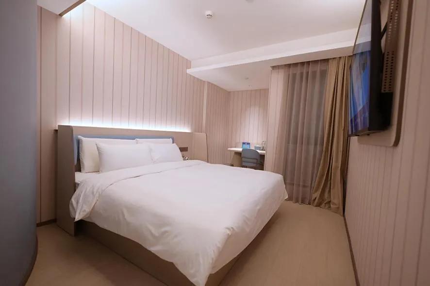 Hanting Hotel Beijing West Railway Station North Square Center