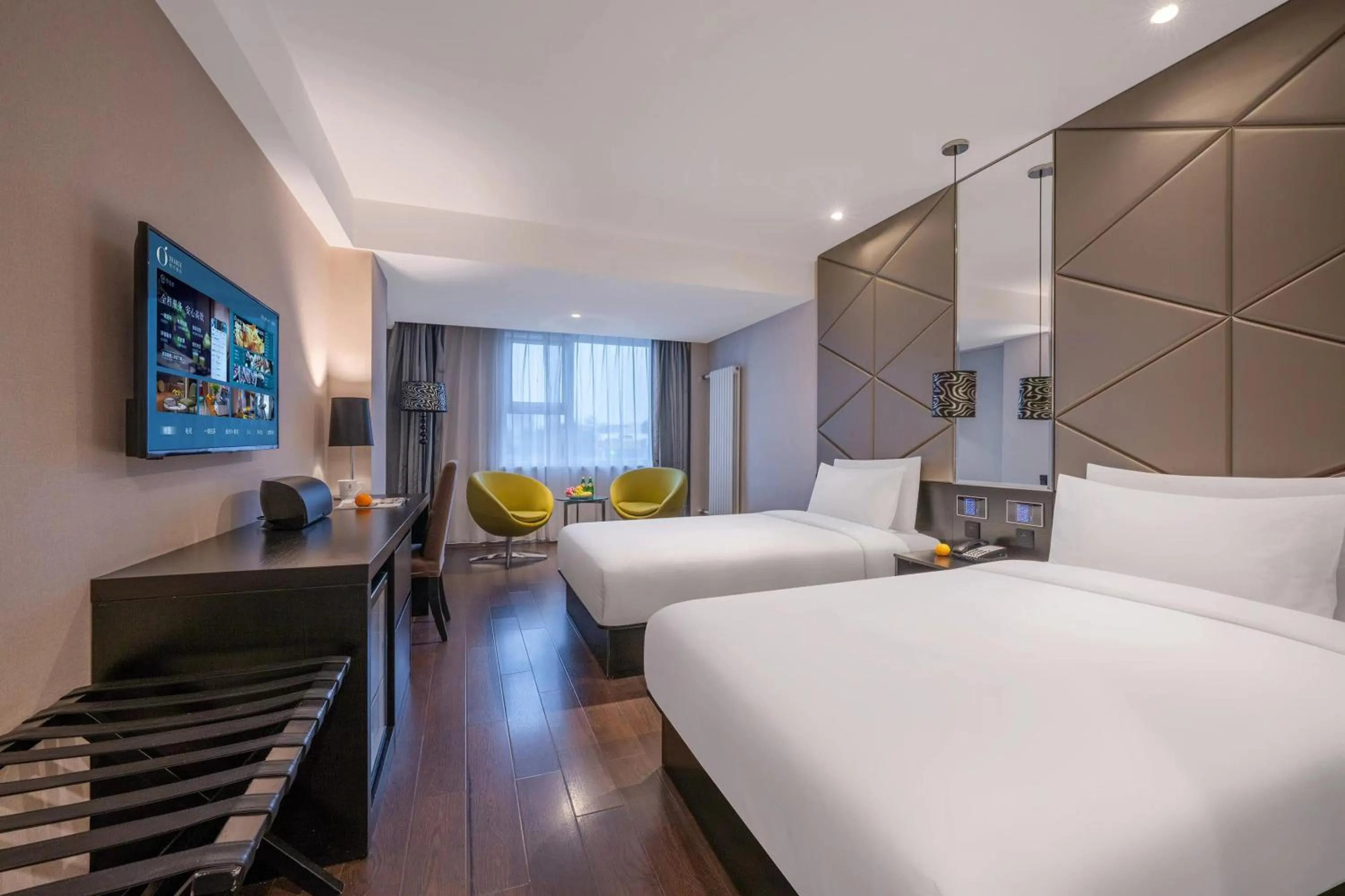 Property building, Bed in Orange Hotel Beijing Xi'erqi