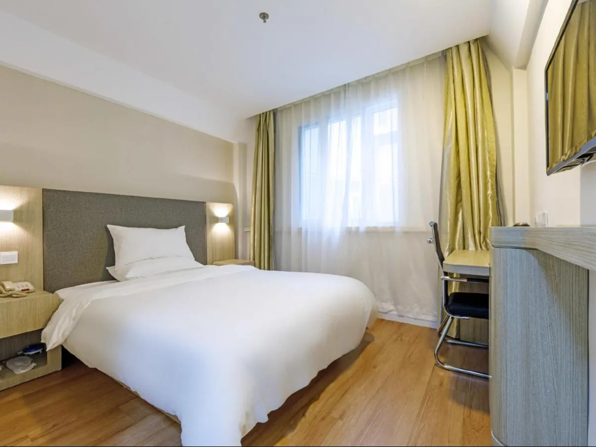 Bedroom, Bed in Hanting Hotel Shanghai Railway Station