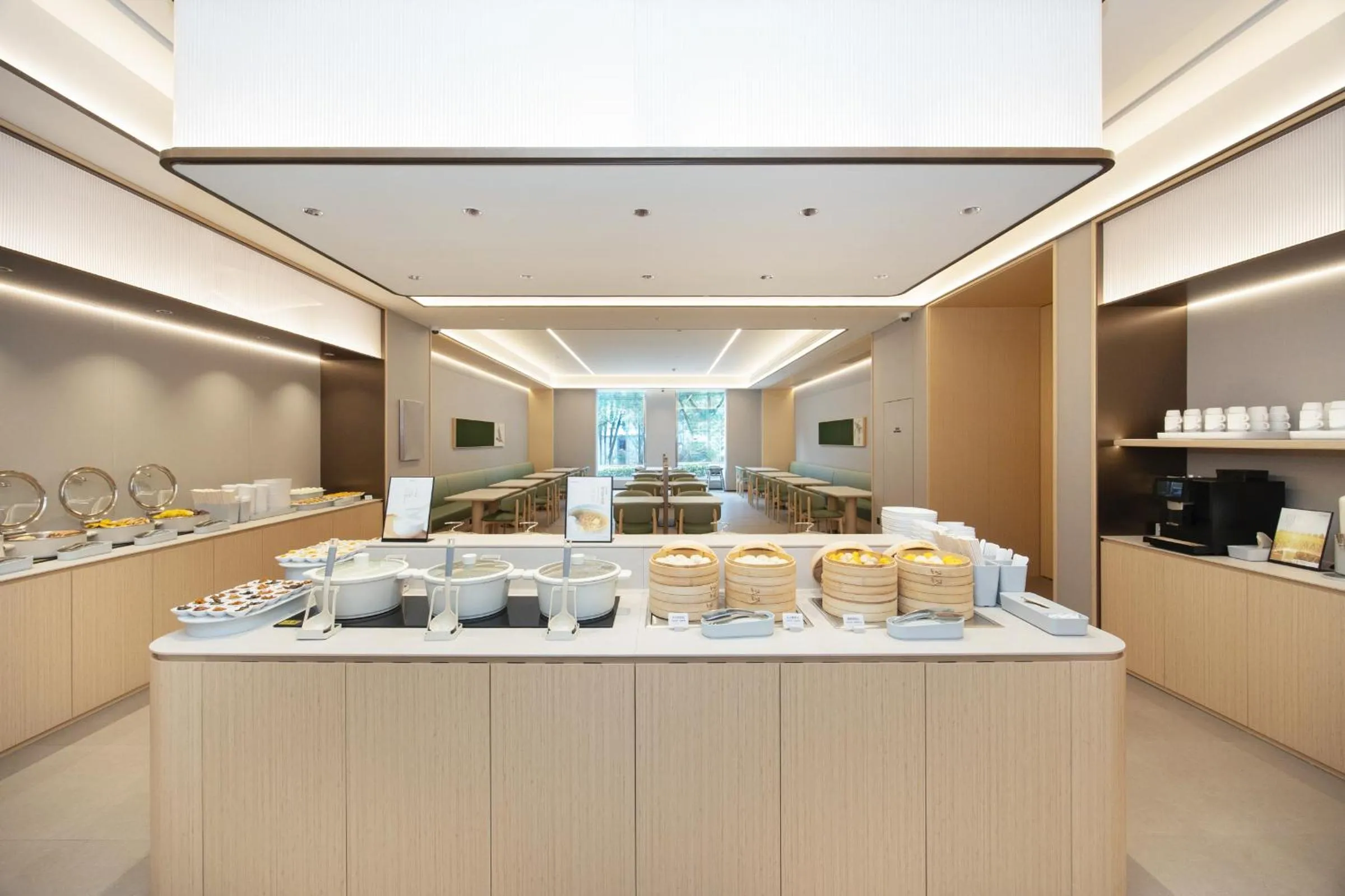 Restaurant/places to eat in JI Hotel Shanghai Caohejing