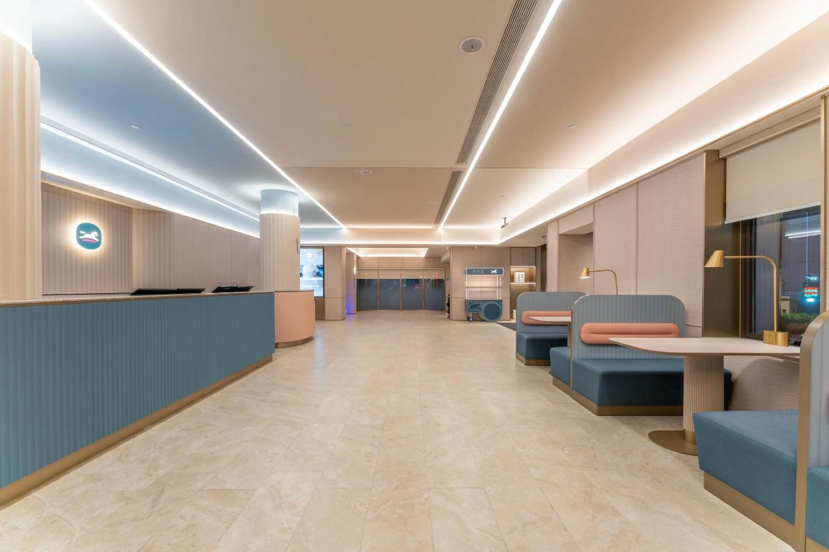Lobby or reception in Hanting Hotel Shanghai Meilong Wanhui International Plaza