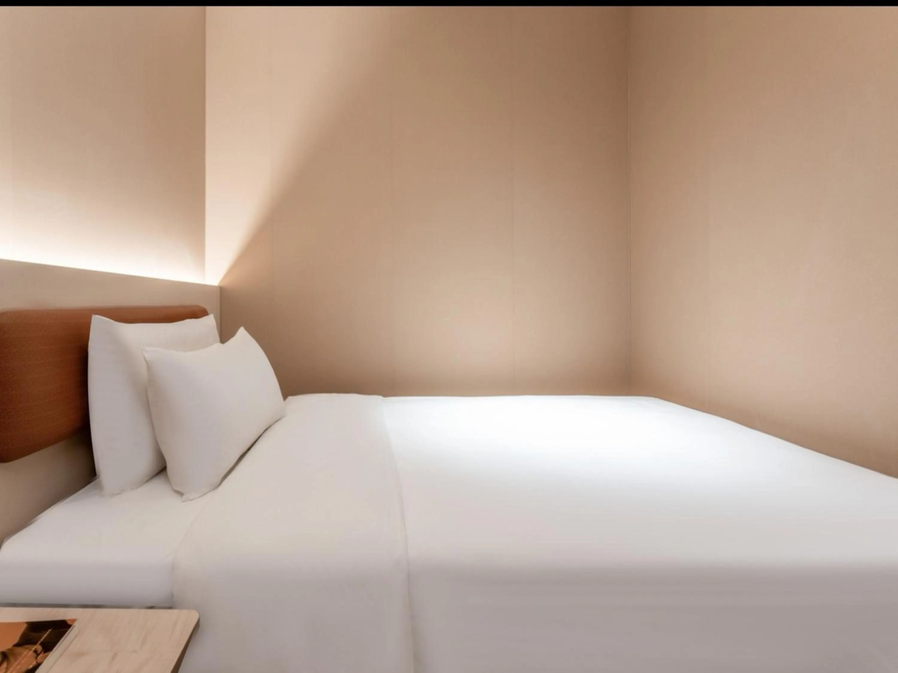 Property building, Bed in Hanting Hotel Shanghai Meilong Wanhui International Plaza