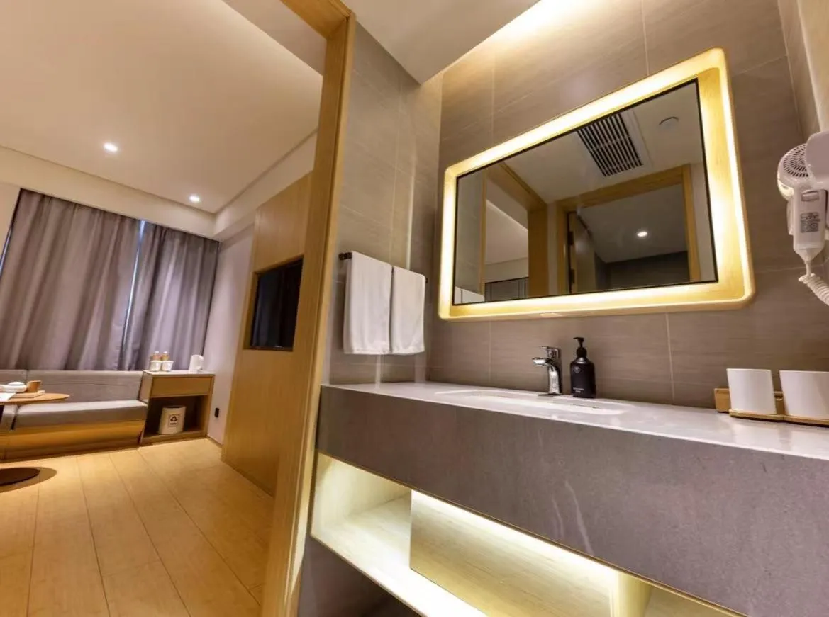 Toilet in JI Hotel Shanghai Wujing East China Normal University