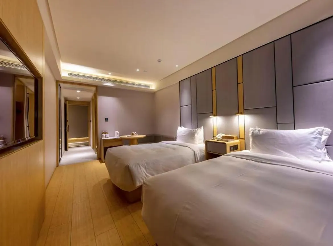 Photo of the whole room, Bed in JI Hotel Shanghai Wujing East China Normal University