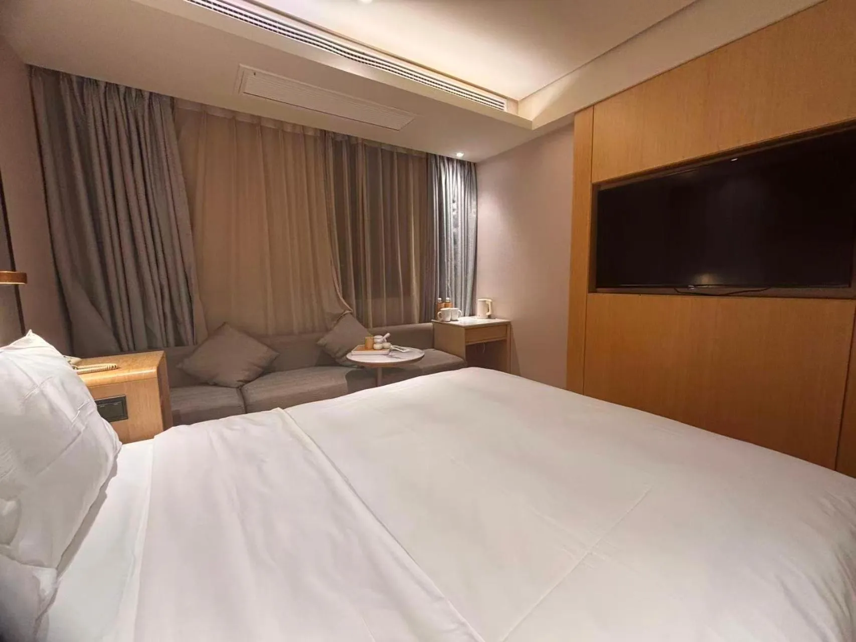 Bed in JI Hotel Shanghai Hongqiao Airport Qixin Road