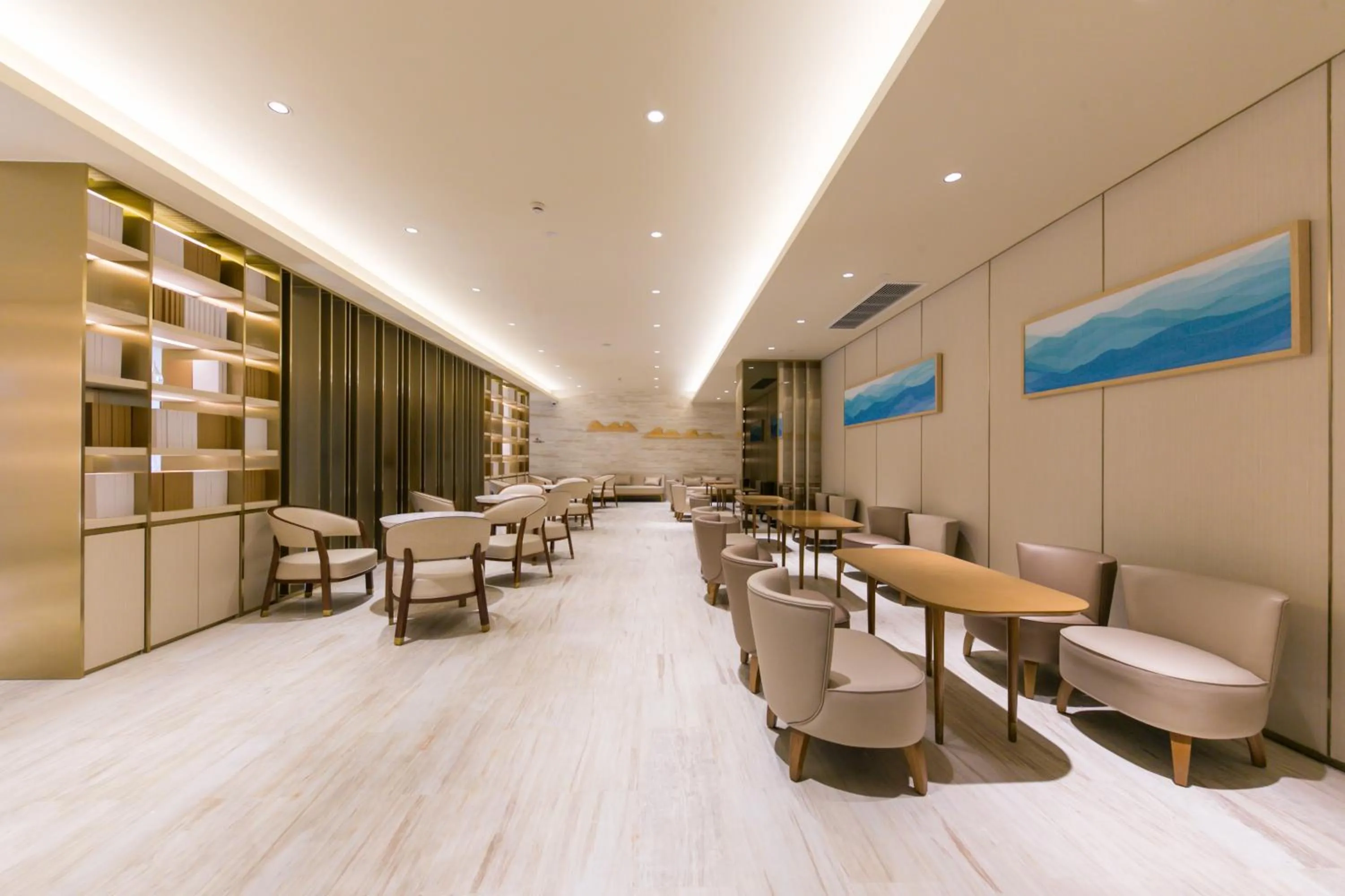 Restaurant/places to eat in JI Hotel Shanghai Hongqiao Airport Qixin Road