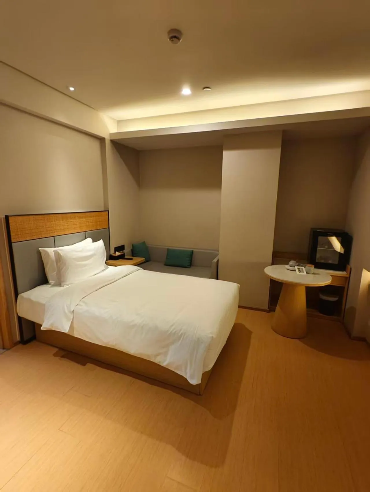 Bedroom, Bed in JI Hotel Shanghai Xinzhuang