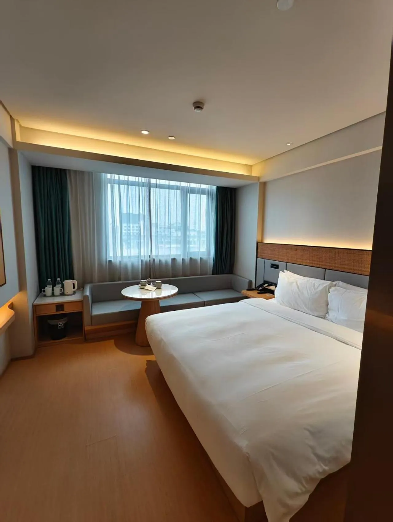 Bedroom, Bed in JI Hotel Shanghai Xinzhuang