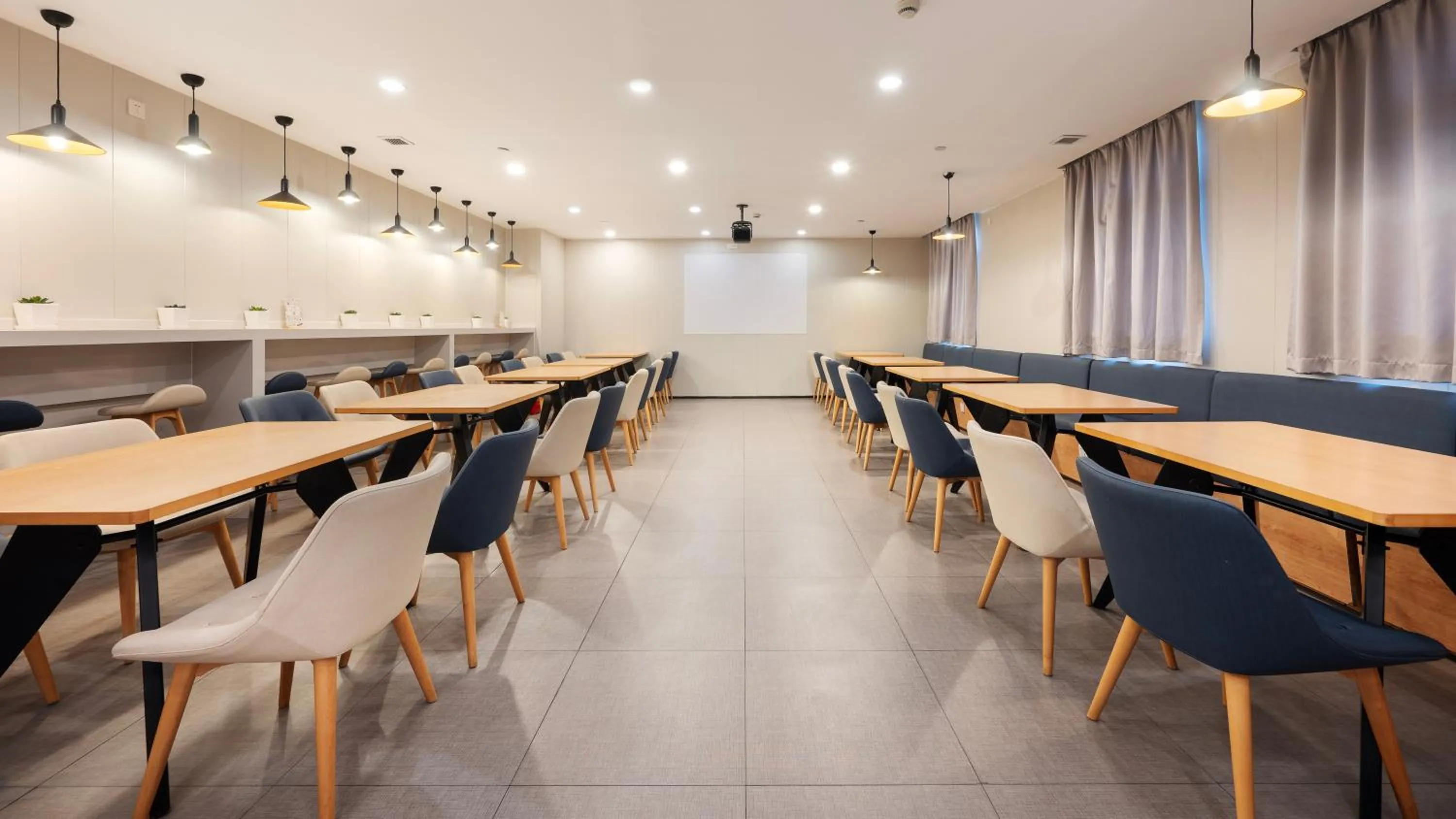 Restaurant/places to eat in Hanting Hotel Shanghai International Tourism Resort