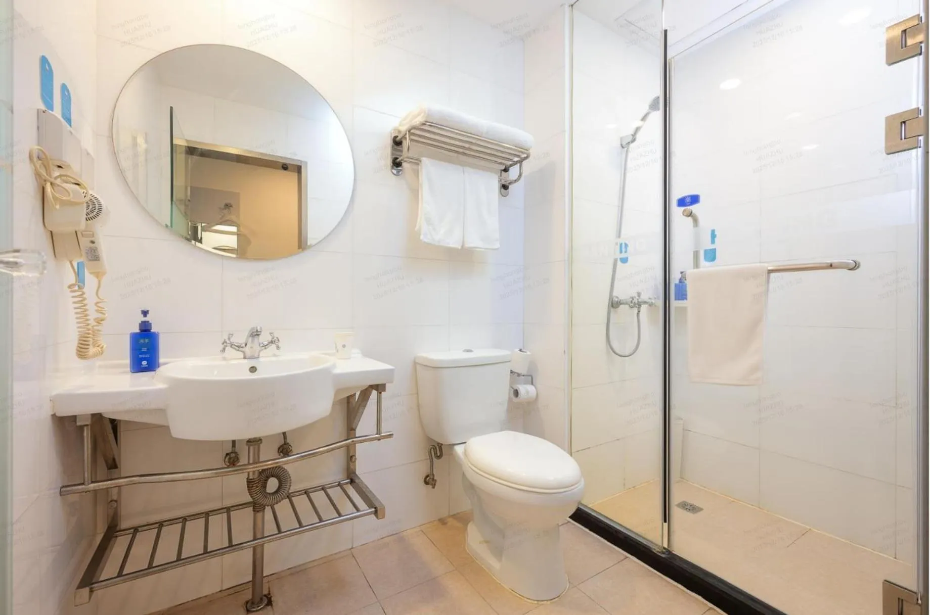 Shower in Hanting Hotel Shanghai Pudong Airport