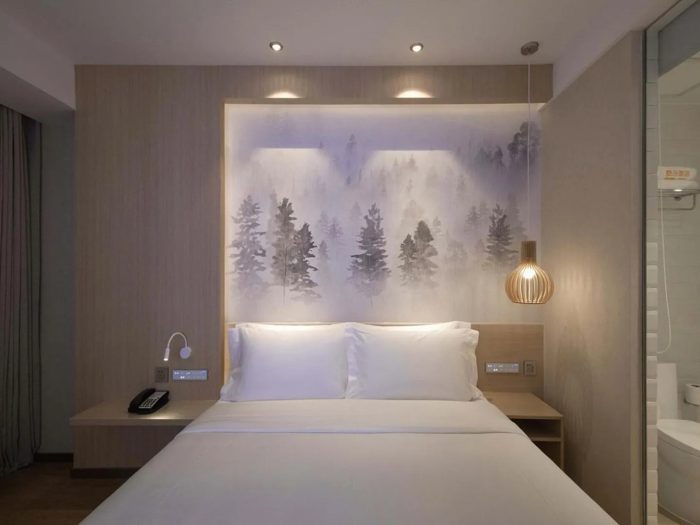 Bedroom, Bed in Orange Hotel Shanghai Chuansha International Tourism Resort